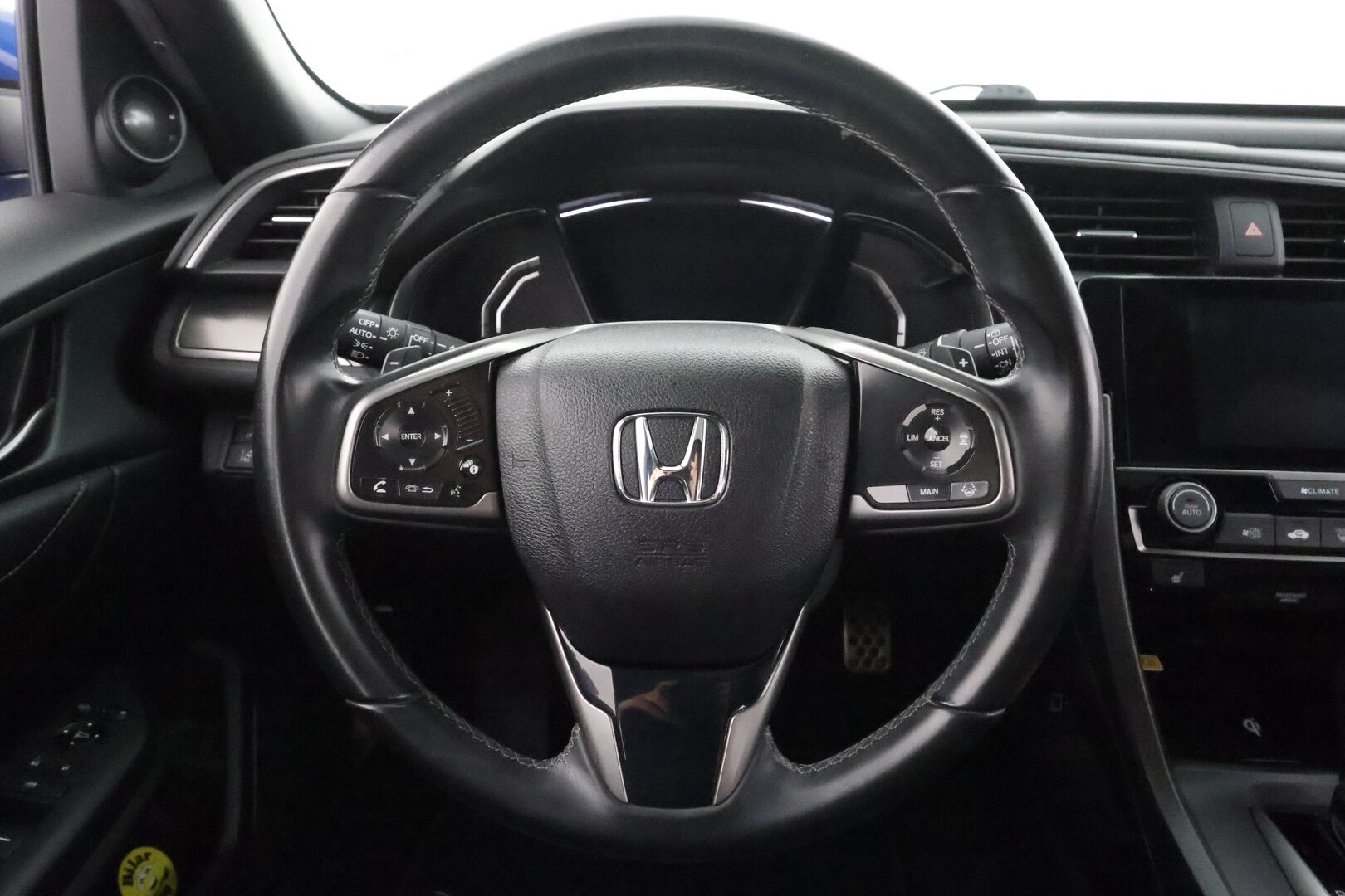 Honda Civic 2017 HB 129 hv Sport Premium AT - | ACC | Kattoluukku | Nahkaverhoilu | Koukku | LED | Lane Assist | BSM | Navi | Apple & Android | Keyless | P.kamera | Lohko+sisälämmitin | 2x renkaat aluin |