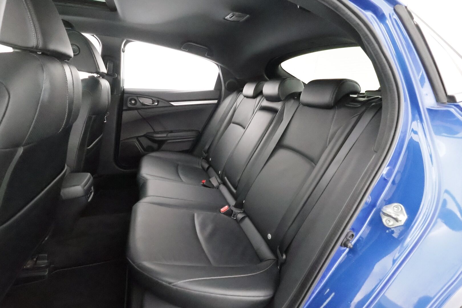 Honda Civic 2017 HB 129 hv Sport Premium AT - | ACC | Kattoluukku | Nahkaverhoilu | Koukku | LED | Lane Assist | BSM | Navi | Apple & Android | Keyless | P.kamera | Lohko+sisälämmitin | 2x renkaat aluin |