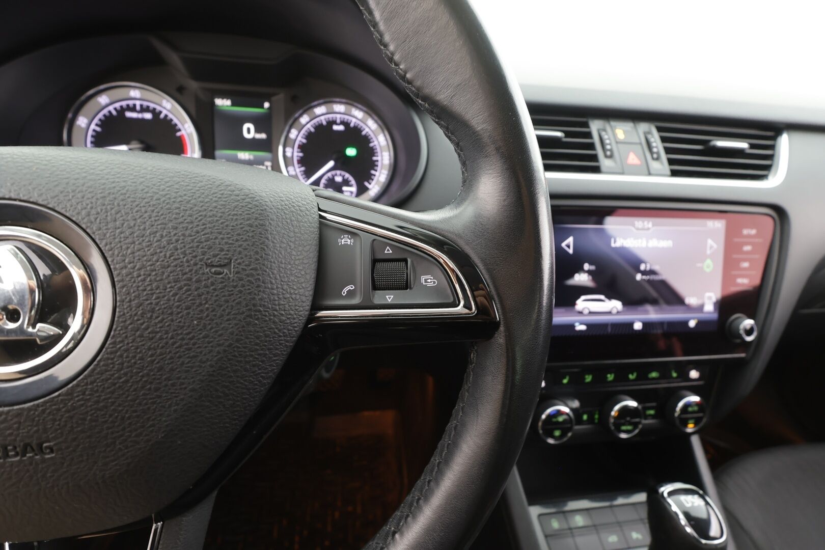 Skoda Octavia 2017 Combi 1,0 TSI Style DSG Autom. - KATSO HINTA! | Vakkari | Webasto | P.Kamera | LED | Ratinlämmitin | Apple&Android | Suomi-auto | Kahdet Renkaat |