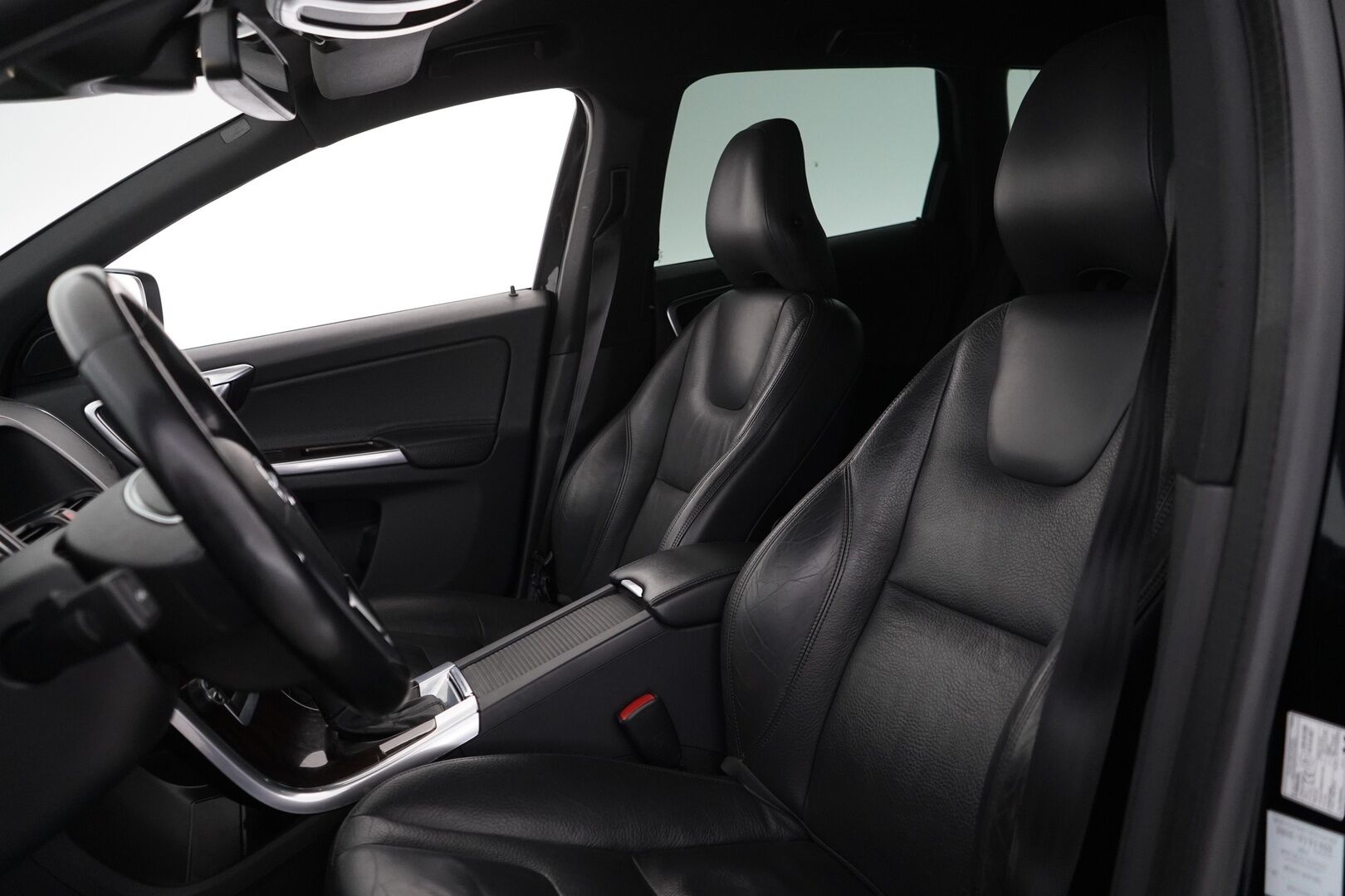 Volvo XC60 2014 D3 Business Summum aut * Webasto / Nahkasisusta / Premium Sound / Sähkökontti / Parkkitutkat * - Juuri katsastettu / Jakohihna vaihdettu 12/25