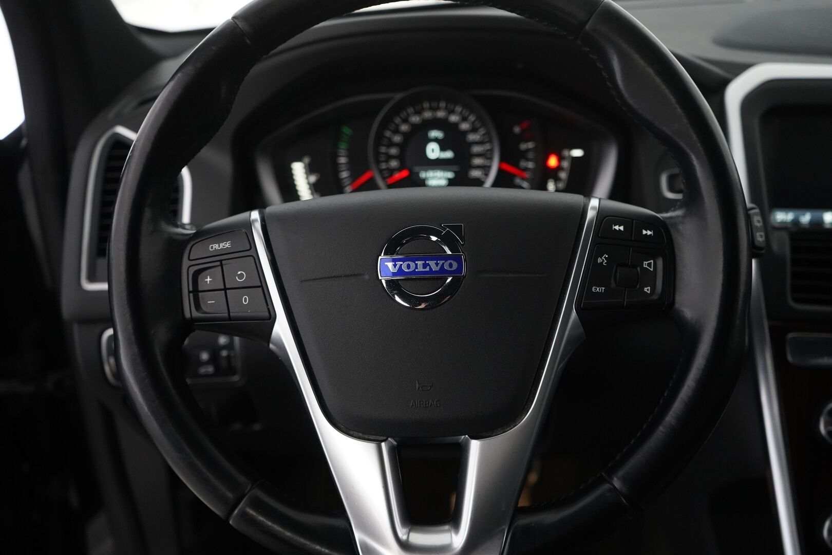 Volvo XC60 2014 D3 Business Summum aut * Webasto / Nahkasisusta / Premium Sound / Sähkökontti / Parkkitutkat * - Juuri katsastettu / Jakohihna vaihdettu 12/25