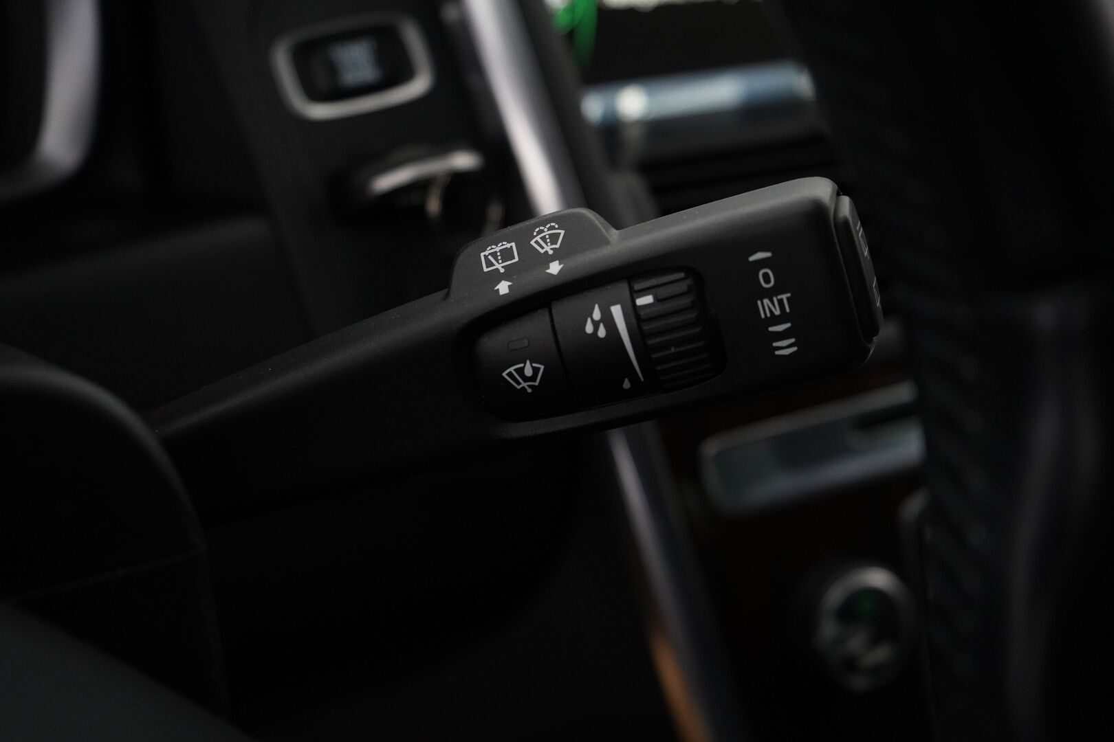 Volvo XC60 2014 D3 Business Summum aut * Webasto / Nahkasisusta / Premium Sound / Sähkökontti / Parkkitutkat * - Juuri katsastettu / Jakohihna vaihdettu 12/25