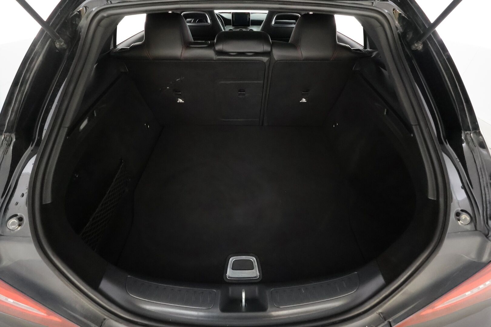 Mercedes-Benz CLA 2017 200 A Shooting Brake Business AMG * Koukku / LED / P.Kamera / Sisätilanlämmitin / Sportpenkki Muistilla * - Lasikattoluukku / Kahdet renkaat aluvanteilla