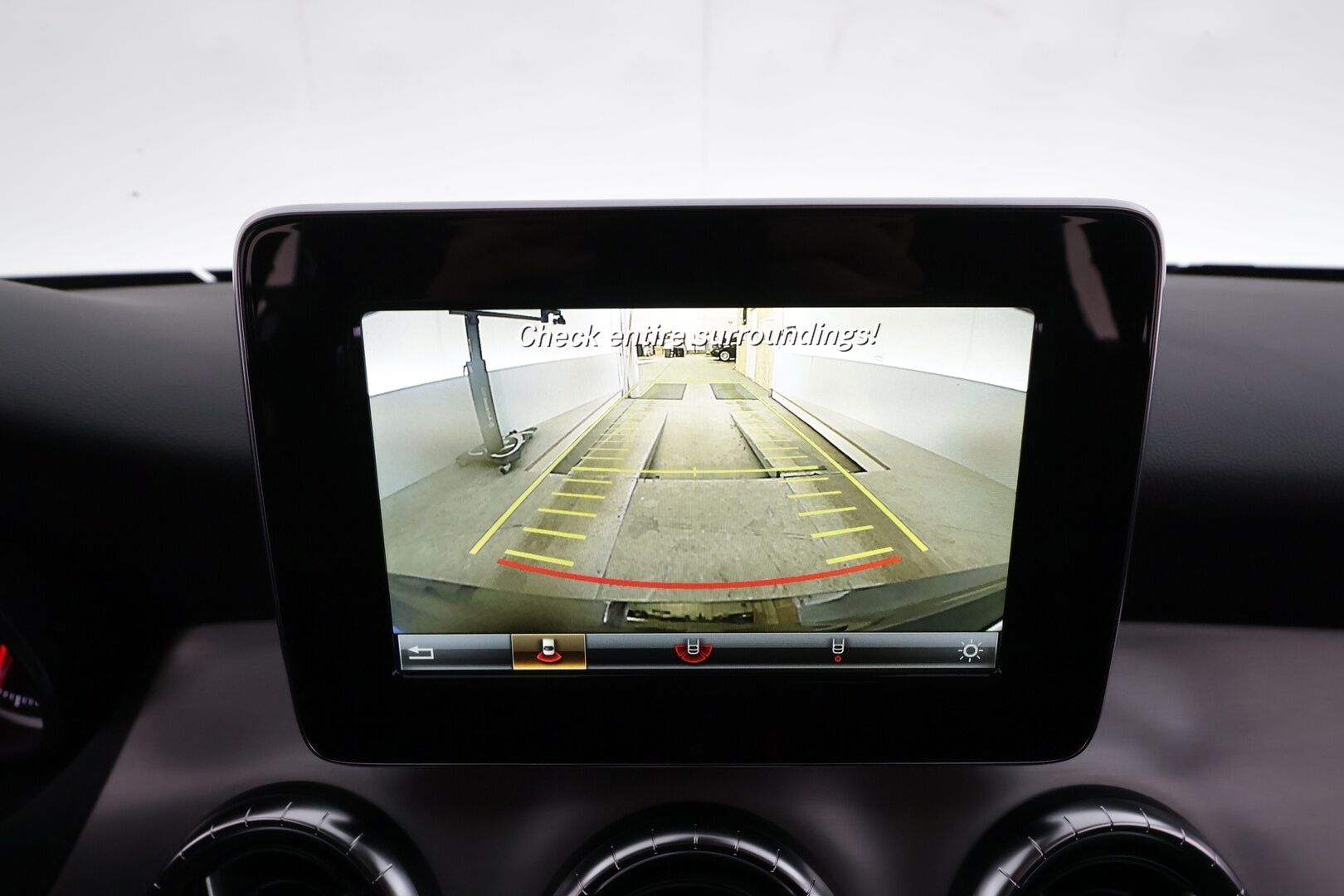 Mercedes-Benz CLA 2017 200 A Shooting Brake Business AMG * Koukku / LED / P.Kamera / Sisätilanlämmitin / Sportpenkki Muistilla * - Lasikattoluukku / Kahdet renkaat aluvanteilla