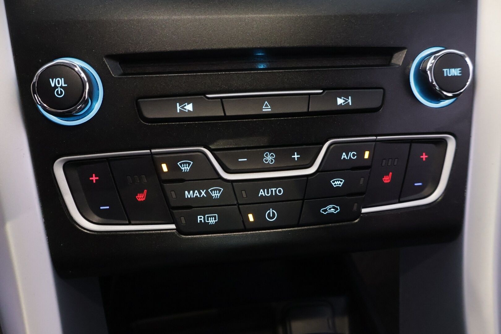 Ford Mondeo 2017 2,0 TDCi 150hv PowerShift A6 Trend 5D - *Myydään Huutokaupat.com*