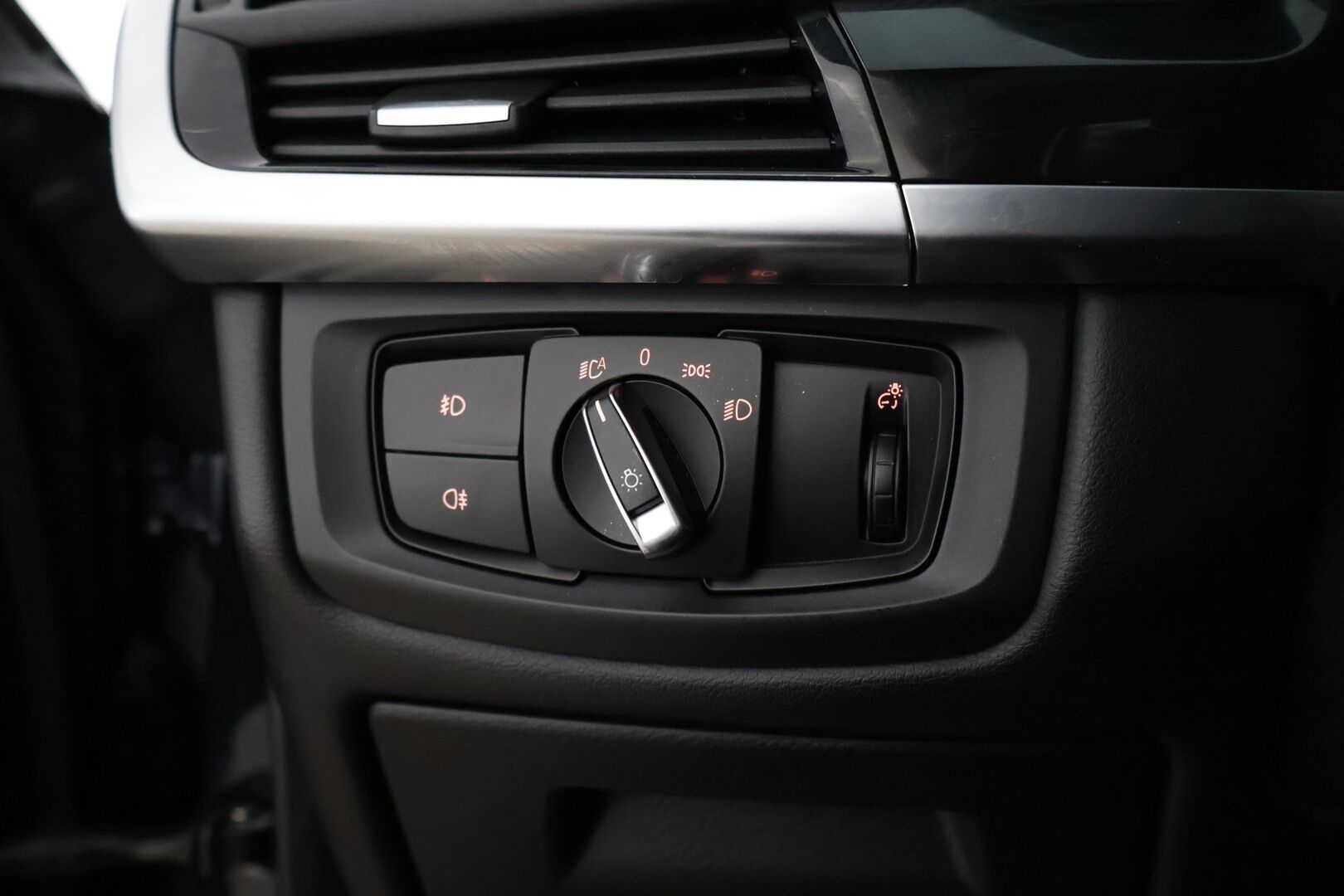 BMW X5 2017 F15 xDrive40e A * YritysOutlet - Myydään vain yrityksille / HarmanKardon / P-kamera / BLIS / Adapt. alusta / HUD * - * Suomi-auto / Näyttävä! / Kahdet renkaat BMW alumiinivanteilla! *
