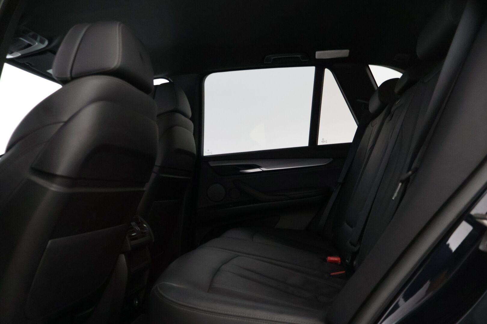BMW X5 2017 F15 xDrive40e A * YritysOutlet - Myydään vain yrityksille / HarmanKardon / P-kamera / BLIS / Adapt. alusta / HUD * - * Suomi-auto / Näyttävä! / Kahdet renkaat BMW alumiinivanteilla! *