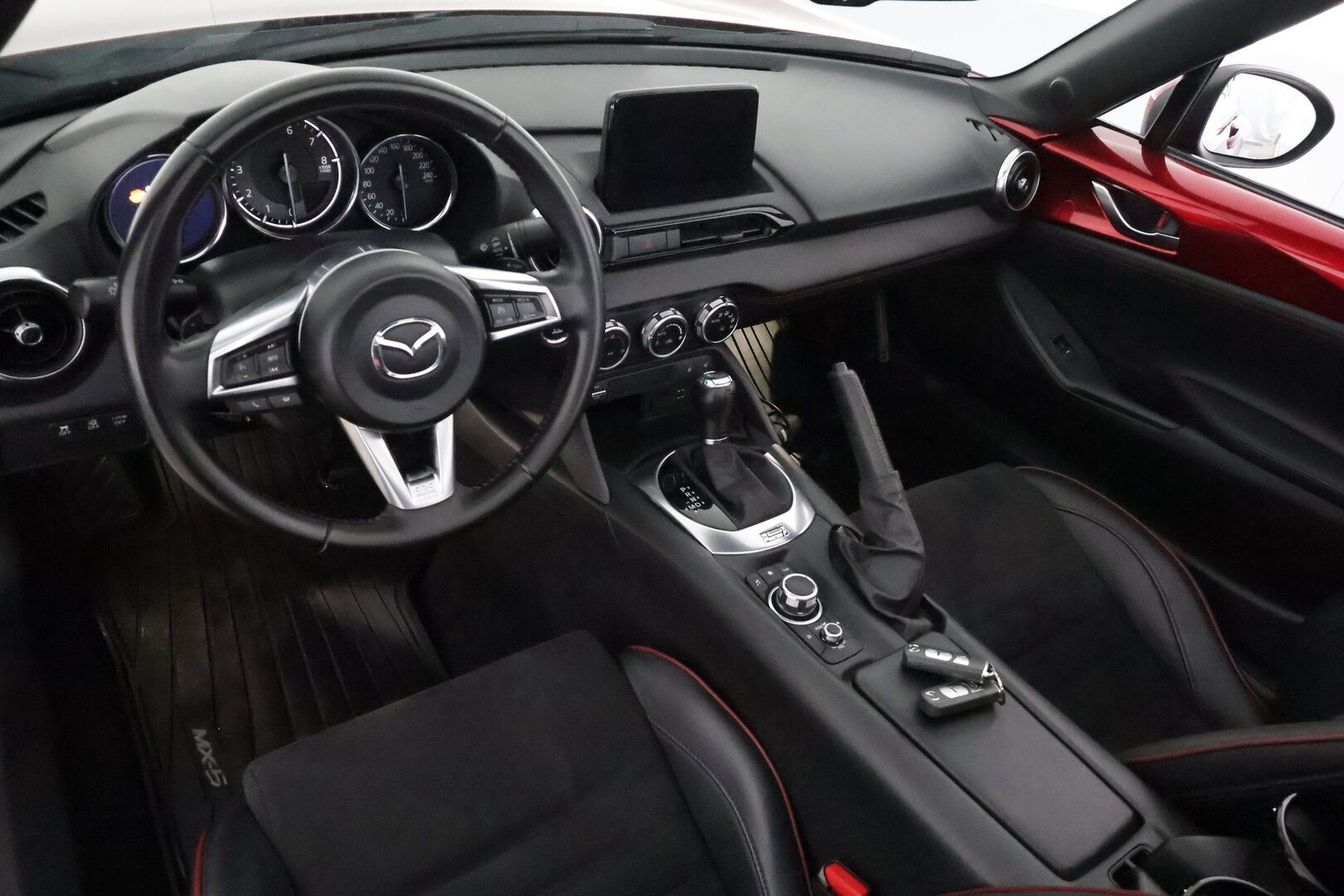 Mazda MX-5 2019 RF 2,0 (184) SKYACTIV-G Luxury Sport AT MH1 **Recaro penkit / Kovakatto / Vakkari / LED / Navi / Bose** - 3,99 % KORKOTARJOUS TÄHÄN AUTOON 31.8. ASTI! - Suomi-auto / Lohko/ P.kamera / Penkinlämmittimet