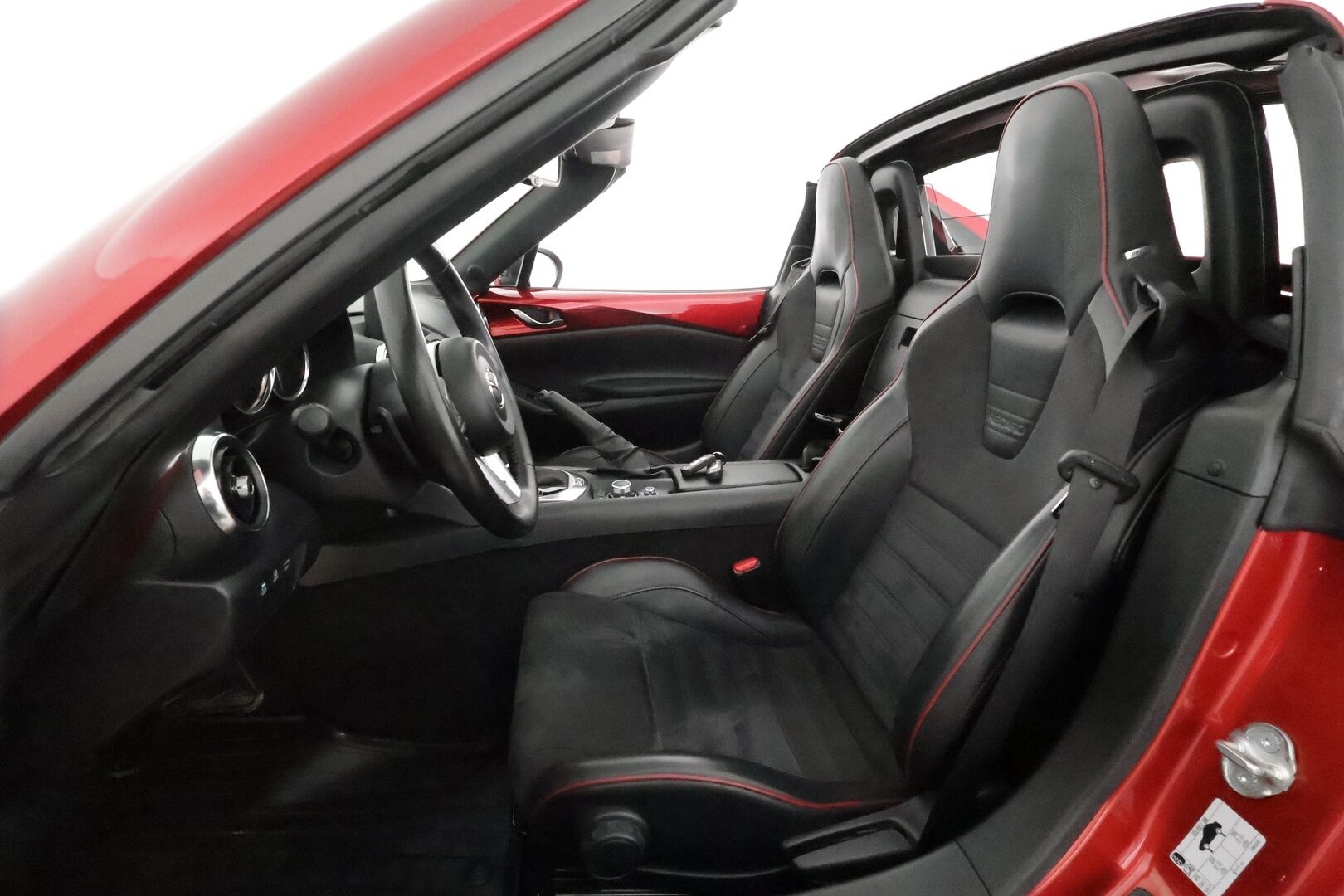 Mazda MX-5 2019 RF 2,0 (184) SKYACTIV-G Luxury Sport AT MH1 **Recaro penkit / Kovakatto / Vakkari / LED / Navi / Bose** - 3,99 % KORKOTARJOUS TÄHÄN AUTOON 31.8. ASTI! - Suomi-auto / Lohko/ P.kamera / Penkinlämmittimet
