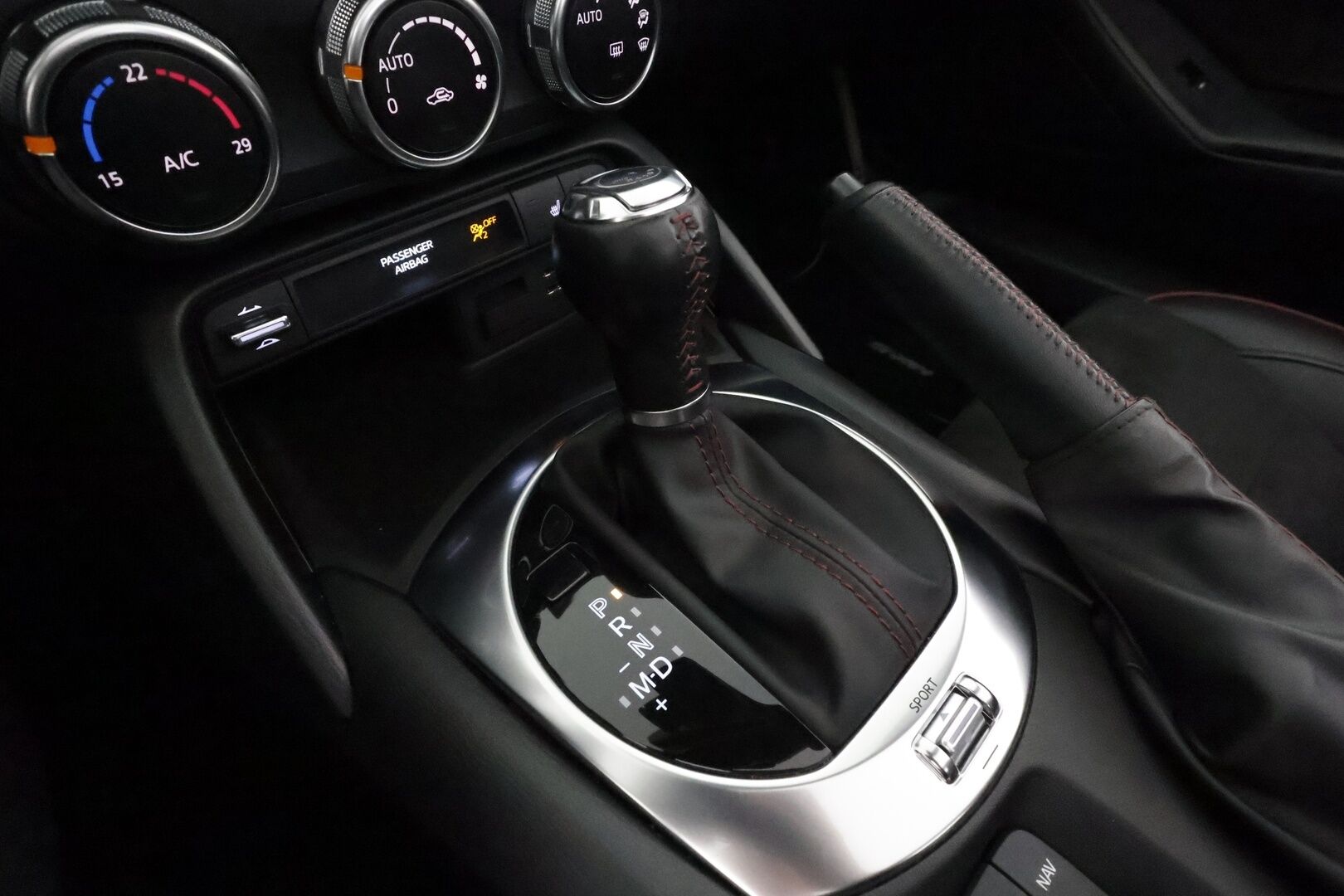 Mazda MX-5 2019 RF 2,0 (184) SKYACTIV-G Luxury Sport AT MH1 **Recaro penkit / Kovakatto / Vakkari / LED / Navi / Bose** - 3,99 % KORKOTARJOUS TÄHÄN AUTOON 31.8. ASTI! - Suomi-auto / Lohko/ P.kamera / Penkinlämmittimet