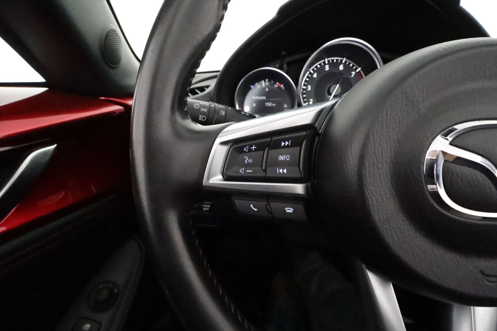 Mazda MX-5 2019 RF 2,0 (184) SKYACTIV-G Luxury Sport AT MH1 **Recaro penkit / Kovakatto / Vakkari / LED / Navi / Bose** - 3,99 % KORKOTARJOUS TÄHÄN AUTOON 31.8. ASTI! - Suomi-auto / Lohko/ P.kamera / Penkinlämmittimet