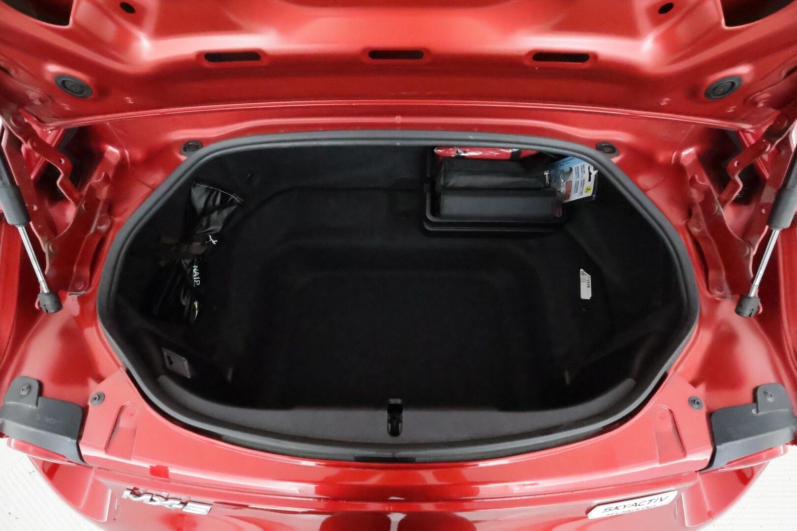 Mazda MX-5 2019 RF 2,0 (184) SKYACTIV-G Luxury Sport AT MH1 **Recaro penkit / Kovakatto / Vakkari / LED / Navi / Bose** - 3,99 % KORKOTARJOUS TÄHÄN AUTOON 31.8. ASTI! - Suomi-auto / Lohko/ P.kamera / Penkinlämmittimet