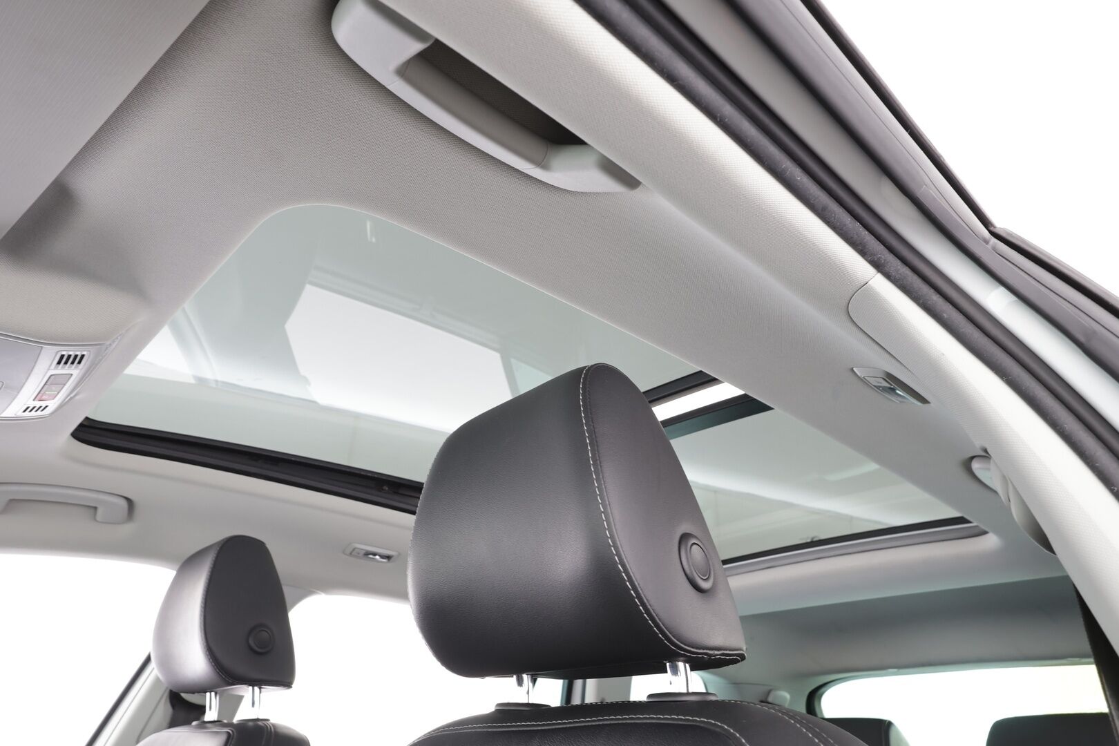 Skoda Kodiaq 2018 1,4 TSI ACT Style DSG 7-P * Webasto / Koukku / Canton / ACC / Panorama / Muistipenkit / P.Tutkat / Navi / Keyless * - 1-om Suomi-auto / Kahdet renkaat aluvanteilla - HULLUT AVAJAISHULINAT KORKOTARJOUS 3,29 %