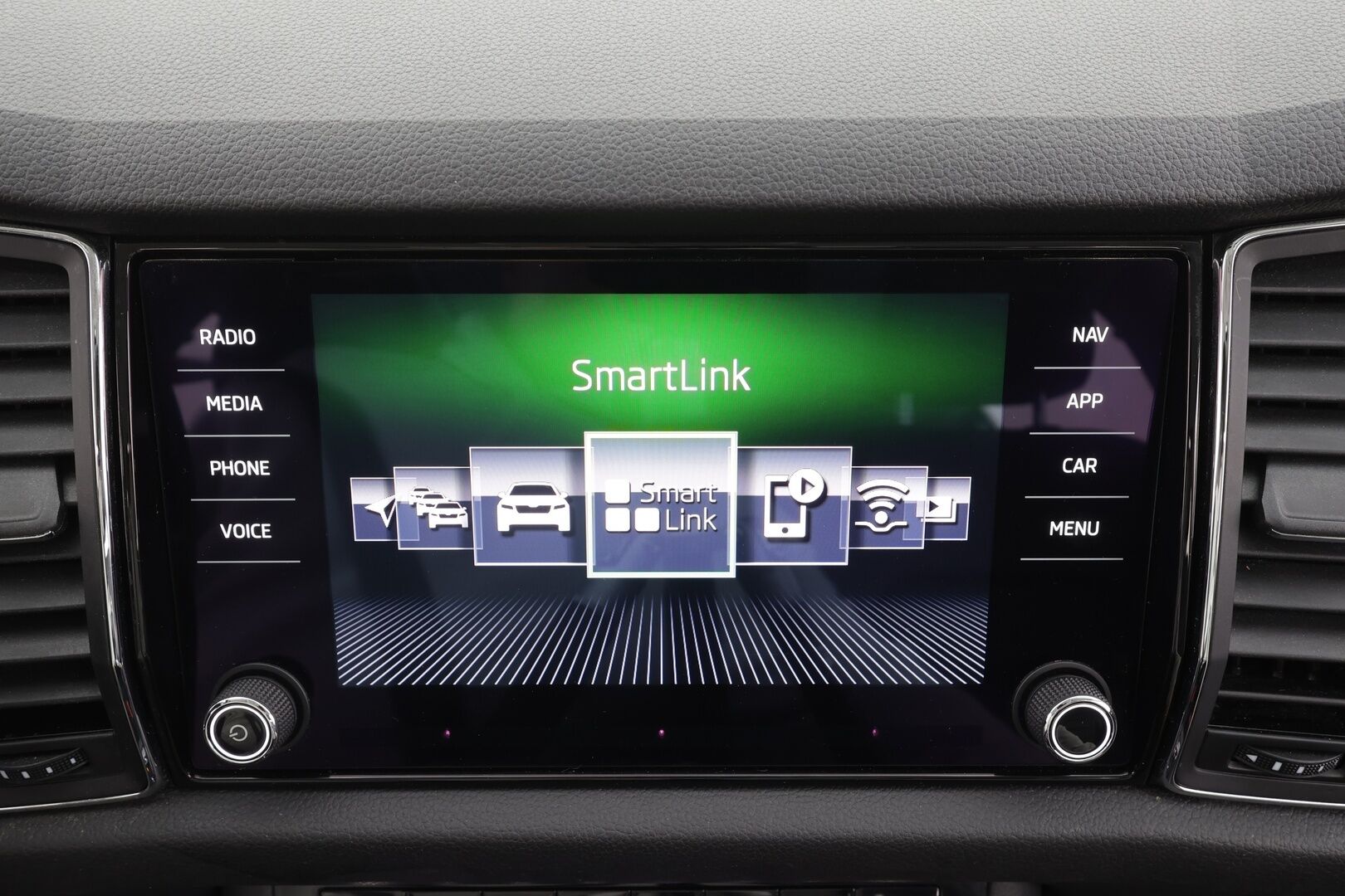 Skoda Kodiaq 2018 1,4 TSI ACT Style DSG 7-P * Webasto / Koukku / Canton / ACC / Panorama / Muistipenkit / P.Tutkat / Navi / Keyless * - 1-om Suomi-auto / Kahdet renkaat aluvanteilla - HULLUT AVAJAISHULINAT KORKOTARJOUS 3,29 %