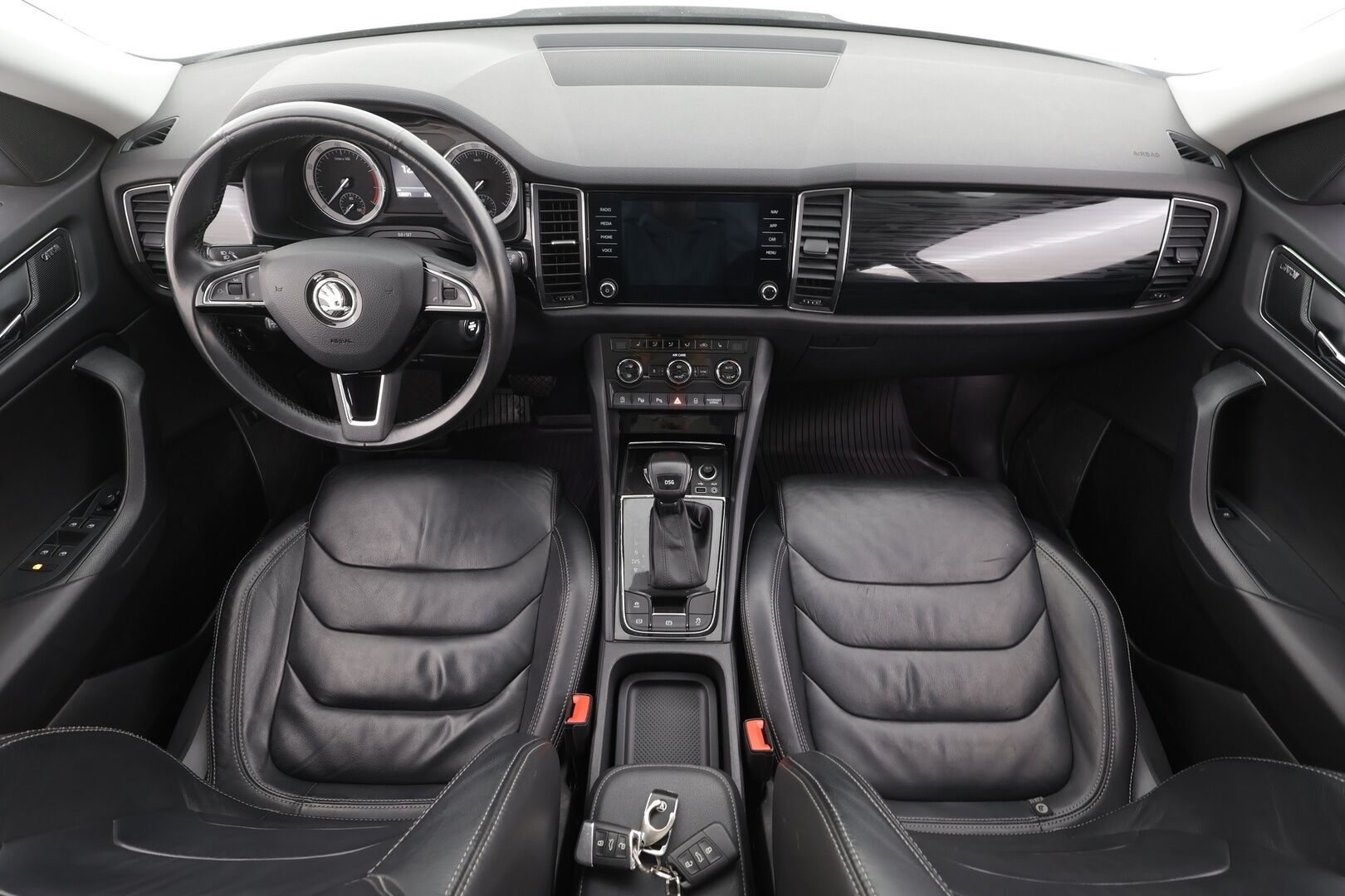 Skoda Kodiaq 2018 1,4 TSI ACT Style DSG 7-P * Webasto / Koukku / Canton / ACC / Panorama / Muistipenkit / P.Tutkat / Navi / Keyless * - 1-om Suomi-auto / Kahdet renkaat aluvanteilla - HULLUT AVAJAISHULINAT KORKOTARJOUS 3,29 %