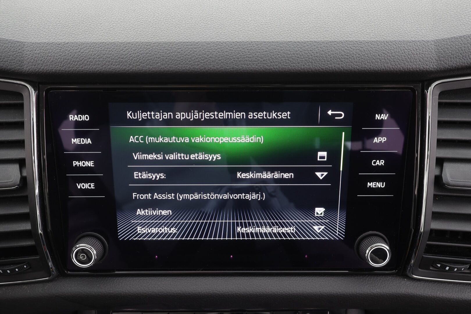 Skoda Kodiaq 2018 1,4 TSI ACT Style DSG 7-P * Webasto / Koukku / Canton / ACC / Panorama / Muistipenkit / P.Tutkat / Navi / Keyless * - 1-om Suomi-auto / Kahdet renkaat aluvanteilla - HULLUT AVAJAISHULINAT KORKOTARJOUS 3,29 %