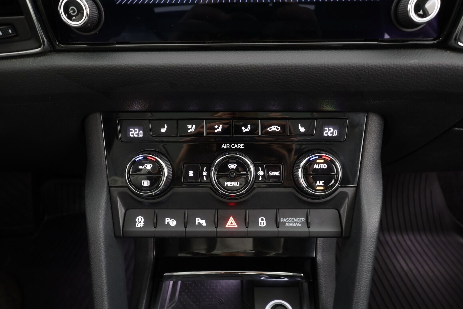 Skoda Kodiaq 2018 1,4 TSI ACT Style DSG 7-P * Webasto / Koukku / Canton / ACC / Panorama / Muistipenkit / P.Tutkat / Navi / Keyless * - 1-om Suomi-auto / Kahdet renkaat aluvanteilla - HULLUT AVAJAISHULINAT KORKOTARJOUS 3,29 %