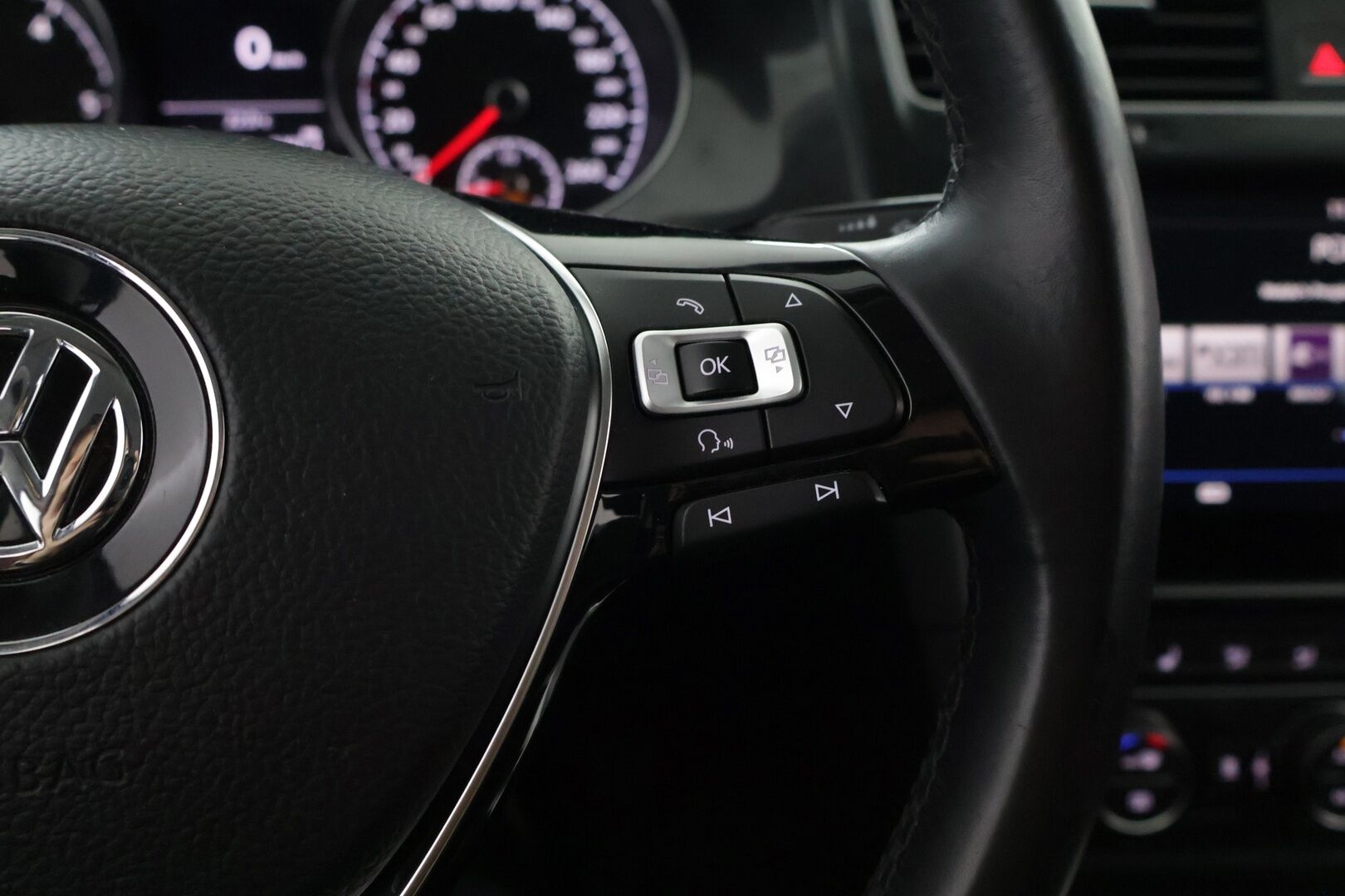 Volkswagen Golf 2018 Variant Comfortline 1,6 TDI 85 kW (115 hv) - | Juuri huollettu | Ei adblue | Suomi-auto | 2x Nokian renkaat | ACC | Kamera | Carplay | 