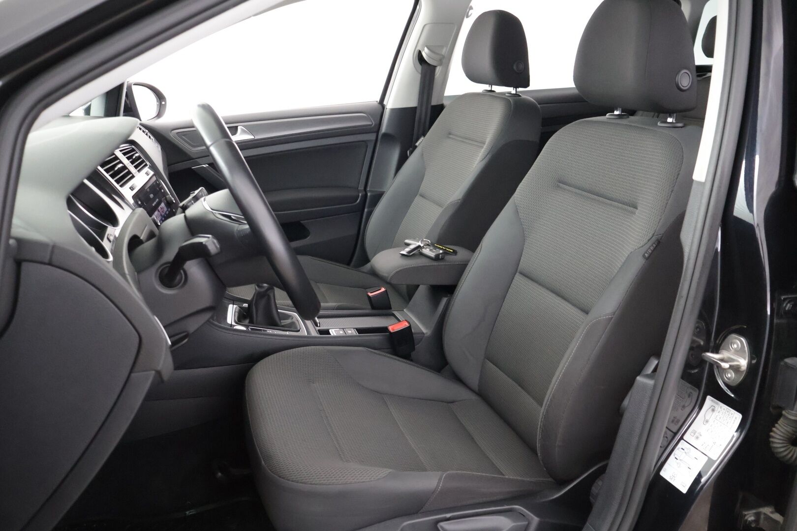Volkswagen Golf 2018 Variant Comfortline 1,6 TDI 85 kW (115 hv) - | Juuri huollettu | Ei adblue | Suomi-auto | 2x Nokian renkaat | ACC | Kamera | Carplay | 