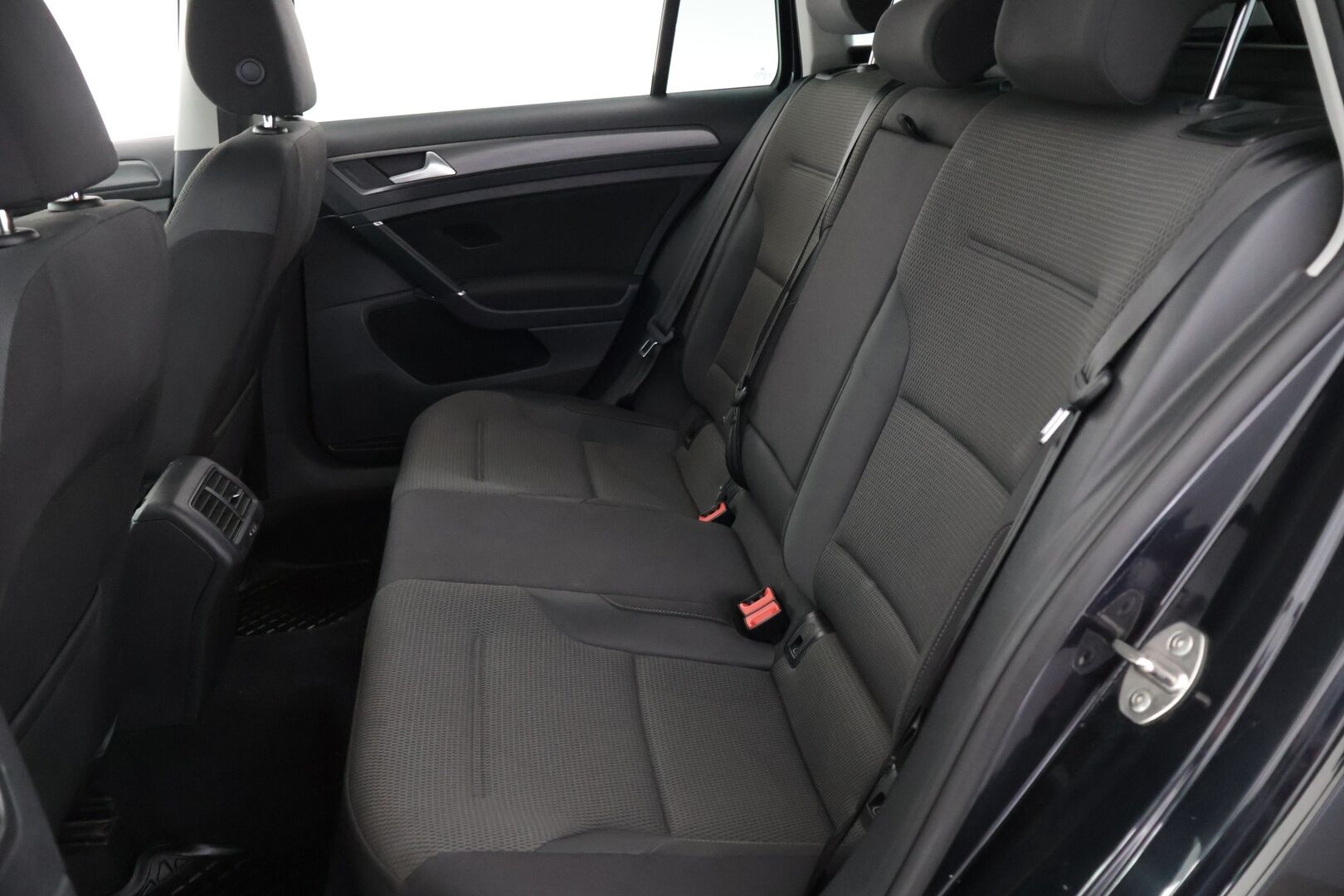 Volkswagen Golf 2018 Variant Comfortline 1,6 TDI 85 kW (115 hv) - | Juuri huollettu | Ei adblue | Suomi-auto | 2x Nokian renkaat | ACC | Kamera | Carplay | 