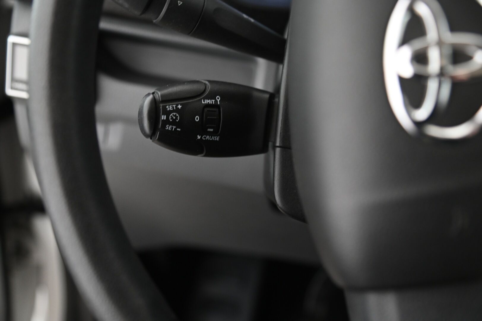 Toyota Proace 2018 L1 2,0 D 120 *Jakopää tehty / Webasto / 2x renkaat / Vakkari* - *Suomi-auto / Jakopää tehty viimeisimmässä huollossa*