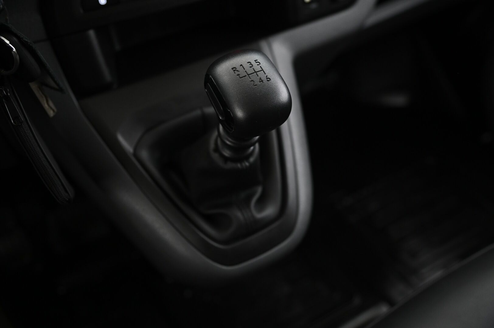 Toyota Proace 2018 L1 2,0 D 120 *Jakopää tehty / Webasto / 2x renkaat / Vakkari* - *Suomi-auto / Jakopää tehty viimeisimmässä huollossa*