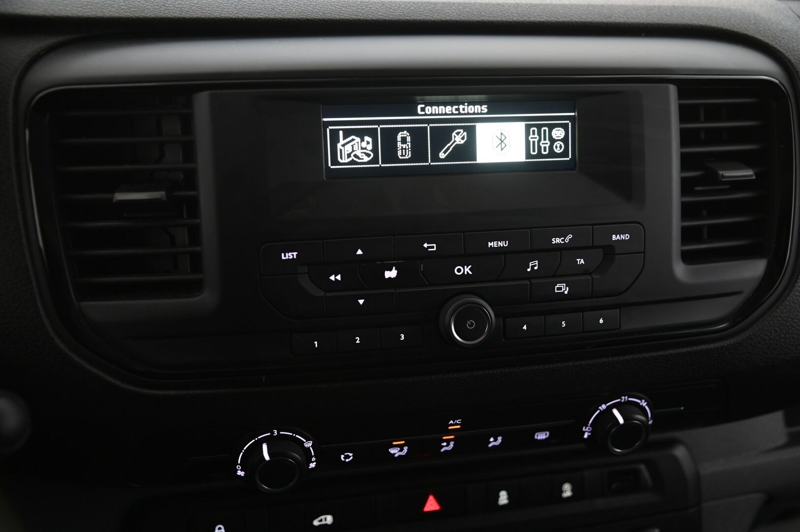 Toyota Proace 2018 L1 2,0 D 120 *Jakopää tehty / Webasto / 2x renkaat / Vakkari* - *Suomi-auto / Jakopää tehty viimeisimmässä huollossa*