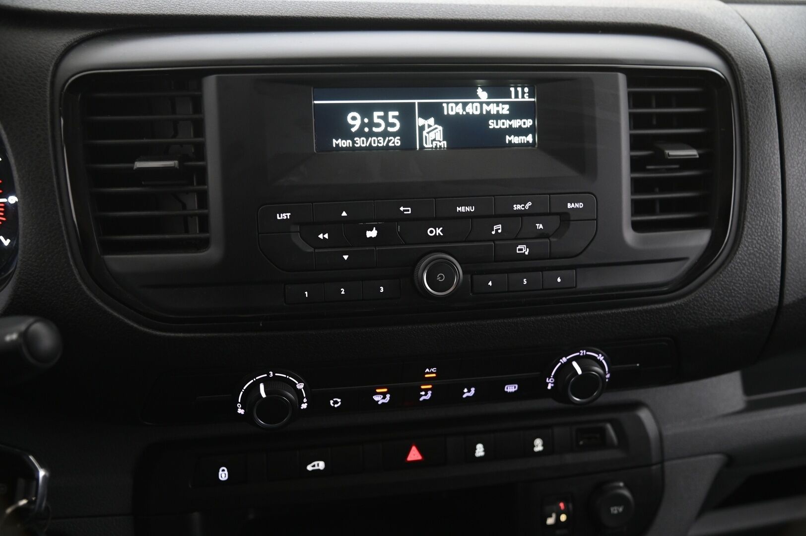 Toyota Proace 2018 L1 2,0 D 120 *Jakopää tehty / Webasto / 2x renkaat / Vakkari* - *Suomi-auto / Jakopää tehty viimeisimmässä huollossa*