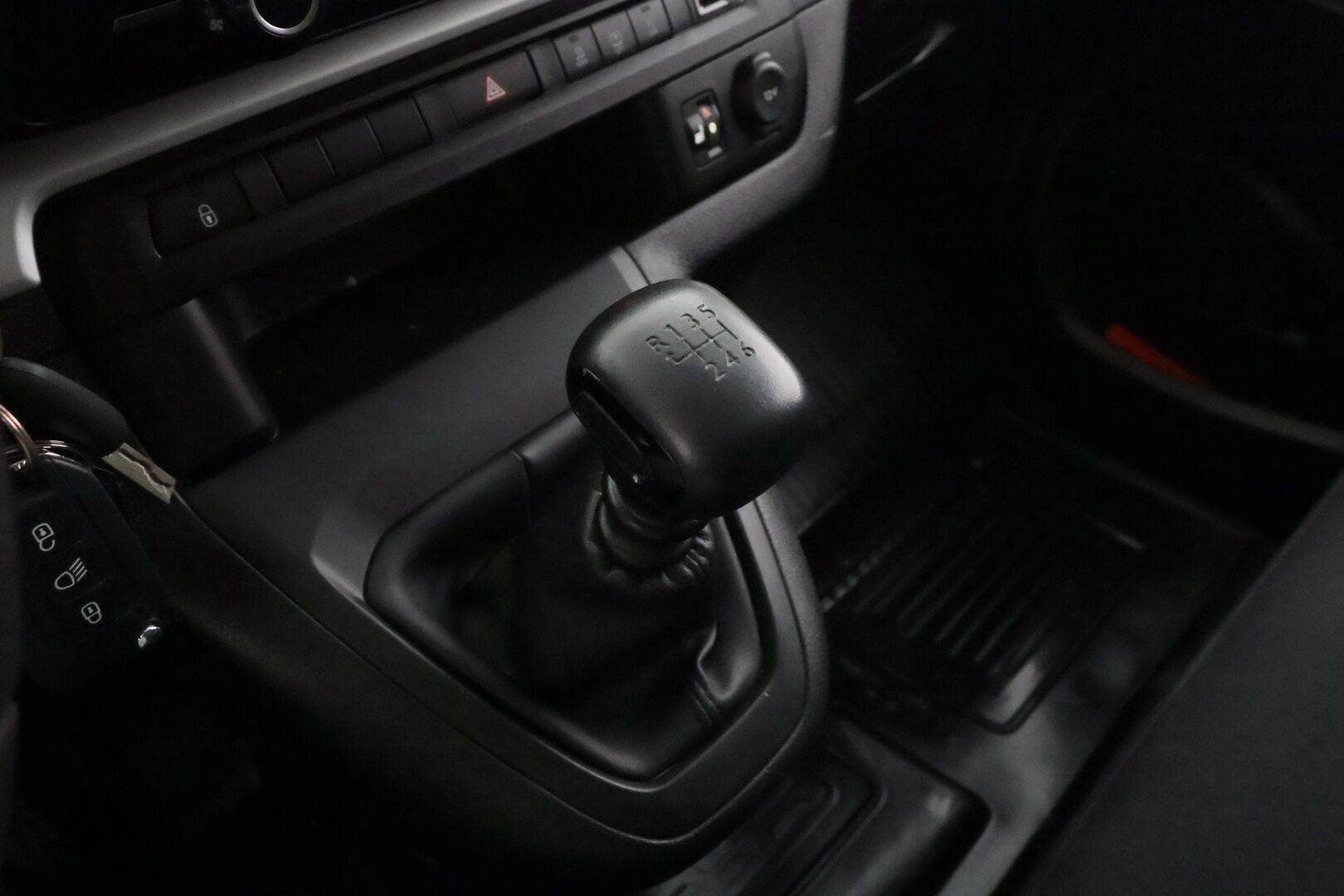 Toyota Proace Verso 2018 Active L2 2,0 D 150 9-P * Lohkolämmitin / Koukku / Vakkari / Bluetooth / Ilmastointi * - Suomi-auto / Kahdet renkaat