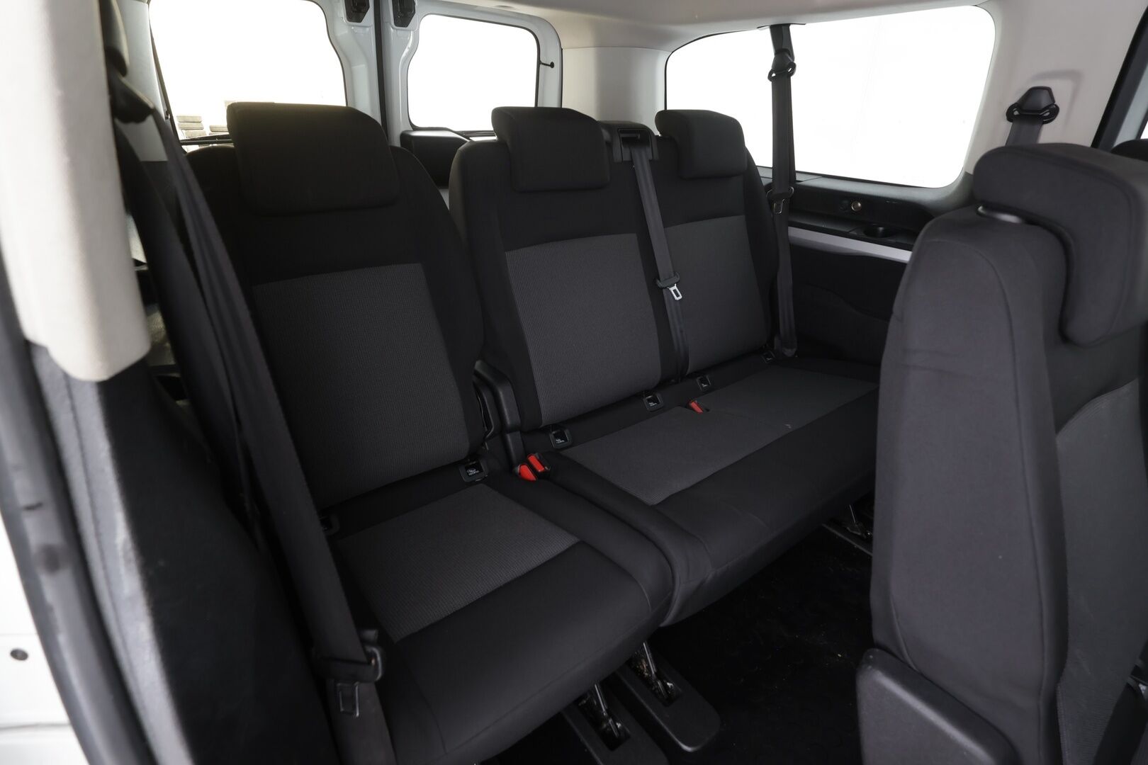 Toyota Proace Verso 2018 Active L2 2,0 D 150 9-P * Lohkolämmitin / Koukku / Vakkari / Bluetooth / Ilmastointi * - Suomi-auto / Kahdet renkaat
