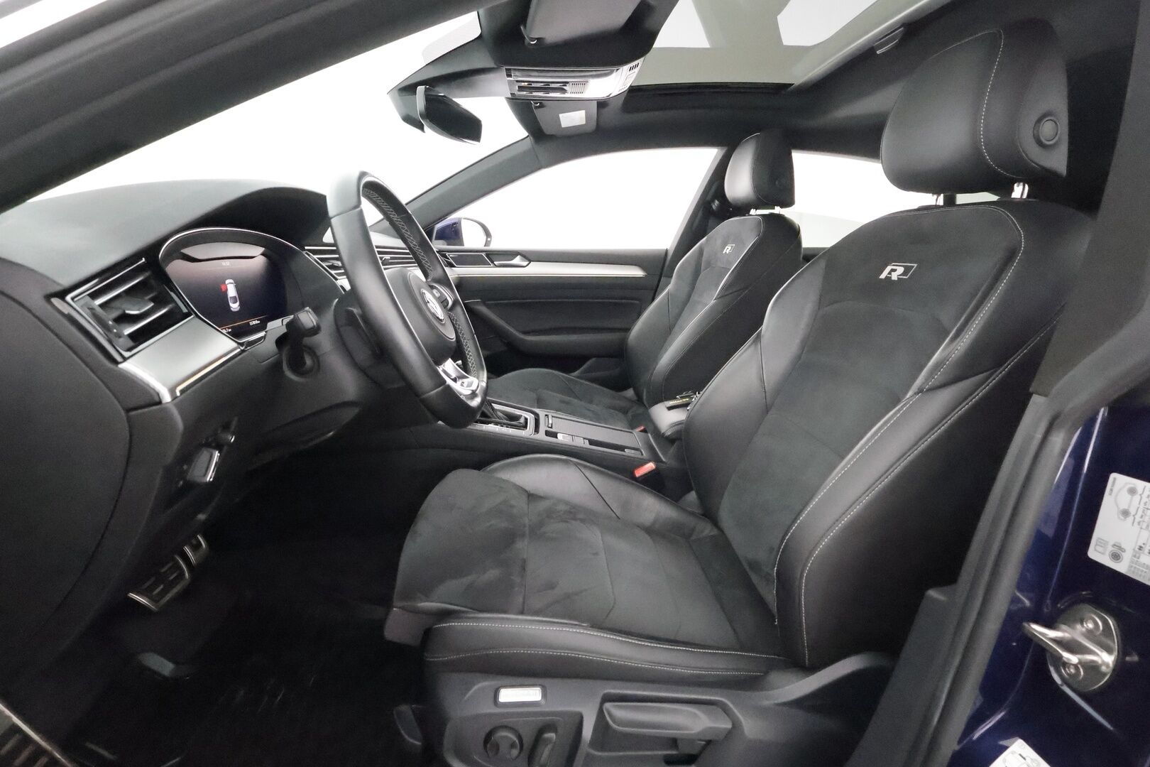 Volkswagen Arteon 2018 R-Line TSI  4MOTION DSG-autom - **Lasikattoluukko / 360° Kamera / Webasto / Koukku / Matrix-LED / DYNaudio**