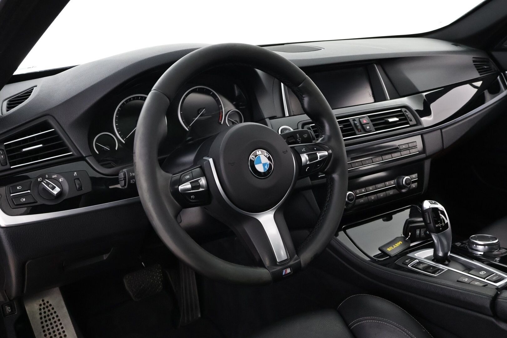 BMW 530 2015 F11 LCI Touring 530d A xDrive Business M Sport - Harman&Kardon | Panorama | Dakota Sporttinahat Muistilla | Adapt.LED | Prof Navi | Muistipenkki | Supervarusteet!