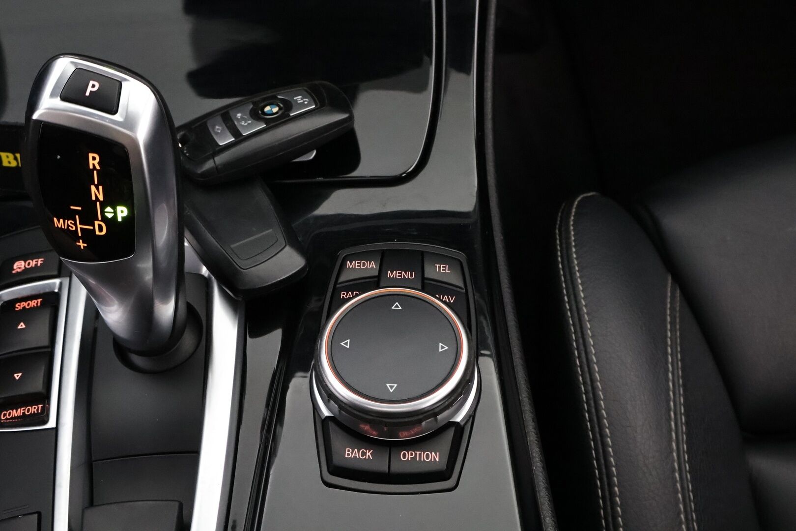 BMW 530 2015 F11 LCI Touring 530d A xDrive Business M Sport - Harman&Kardon | Panorama | Dakota Sporttinahat Muistilla | Adapt.LED | Prof Navi | Muistipenkki | Supervarusteet!