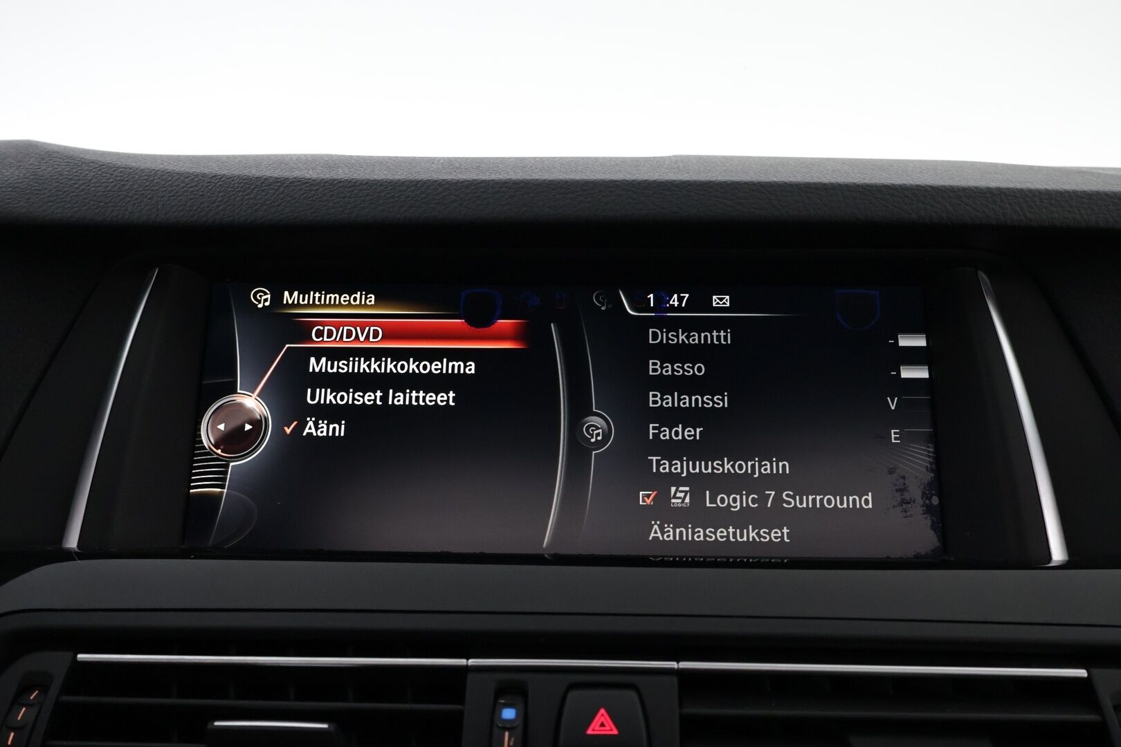 BMW 530 2015 F11 LCI Touring 530d A xDrive Business M Sport - Harman&Kardon | Panorama | Dakota Sporttinahat Muistilla | Adapt.LED | Prof Navi | Muistipenkki | Supervarusteet!