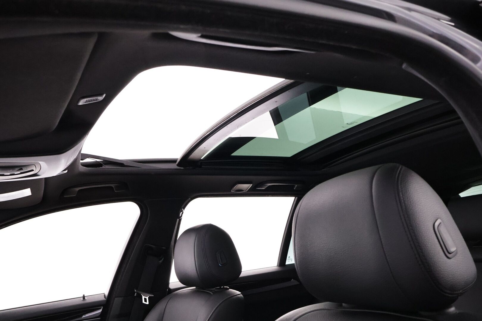 BMW 530 2015 F11 LCI Touring 530d A xDrive Business M Sport - Harman&Kardon | Panorama | Dakota Sporttinahat Muistilla | Adapt.LED | Prof Navi | Muistipenkki | Supervarusteet!
