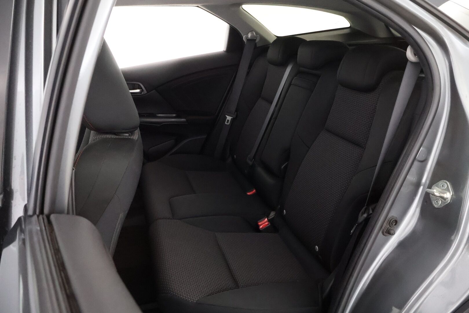 Honda Civic 2018 Tourer 1,8 Sport MT - Suomiauto / Peruutuskamera / BLIS / Navigointi / Lohko & Sisäpistoke / Vetokoukku / Hiljattain huollettu ja katsastettu!