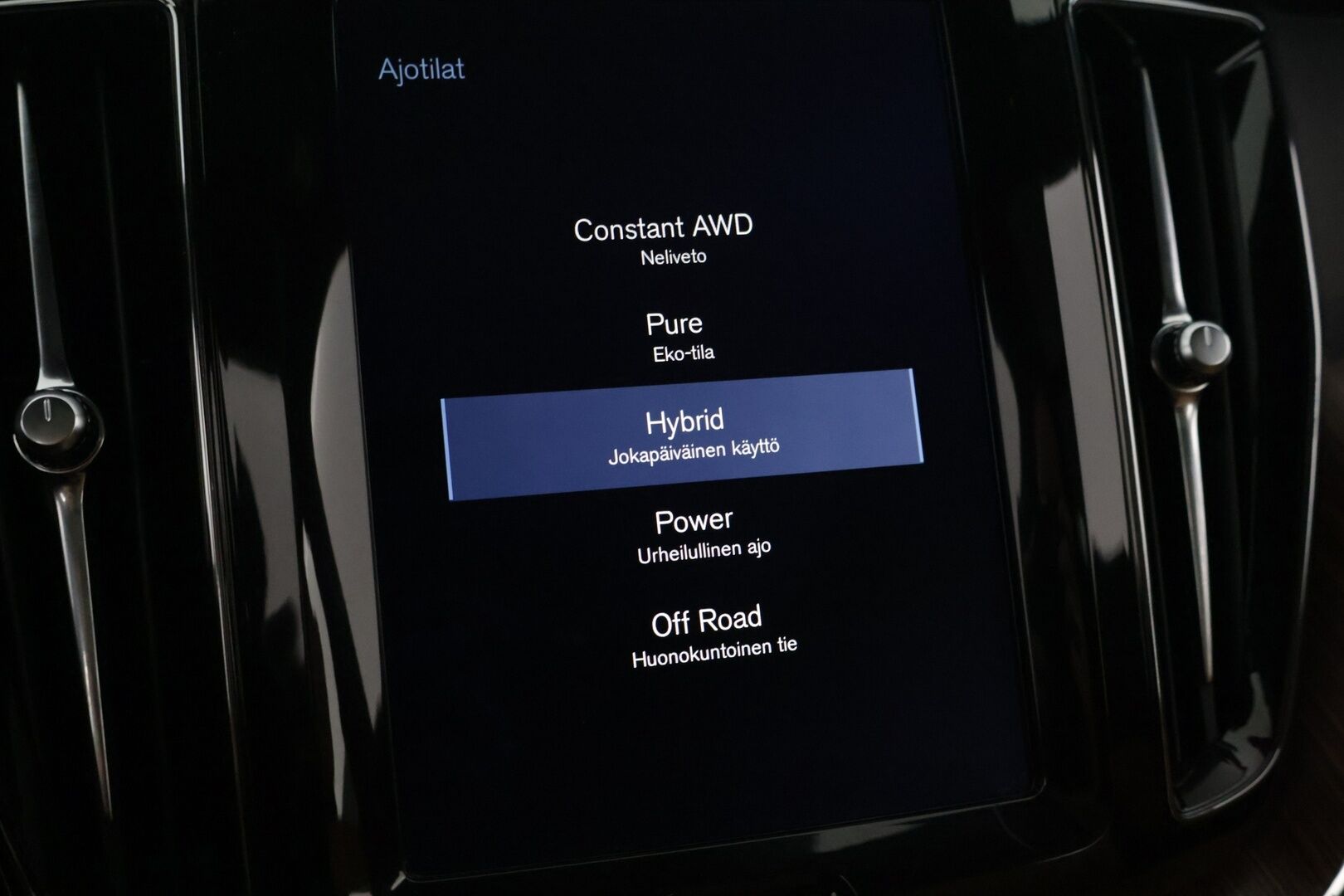 Volvo XC60 2018 T8 AWD Business Inscription aut * B&W / Ilma-alusta / HUD / Webasto / LED / 360 Kamera / Keyless  * - Juuri huollettu / Juuri vaihdettu jakopää / Kahdet hyvät renkaat / Bowers & Wilkins *