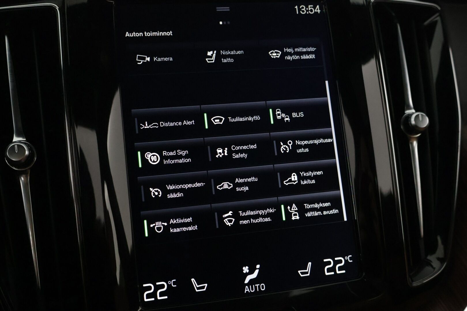 Volvo XC60 2018 T8 AWD Business Inscription aut * HUD / B&W / Webasto / LED / 360 Kamera / Keyless  * - 3,99 % KORKOTARJOUS TÄHÄN AUTOON 31.8. ASTI! - Juuri huollettu / Juuri vaihdettu jakopää / Kahdet hyvät renkaat / Bowers & Wilkins *