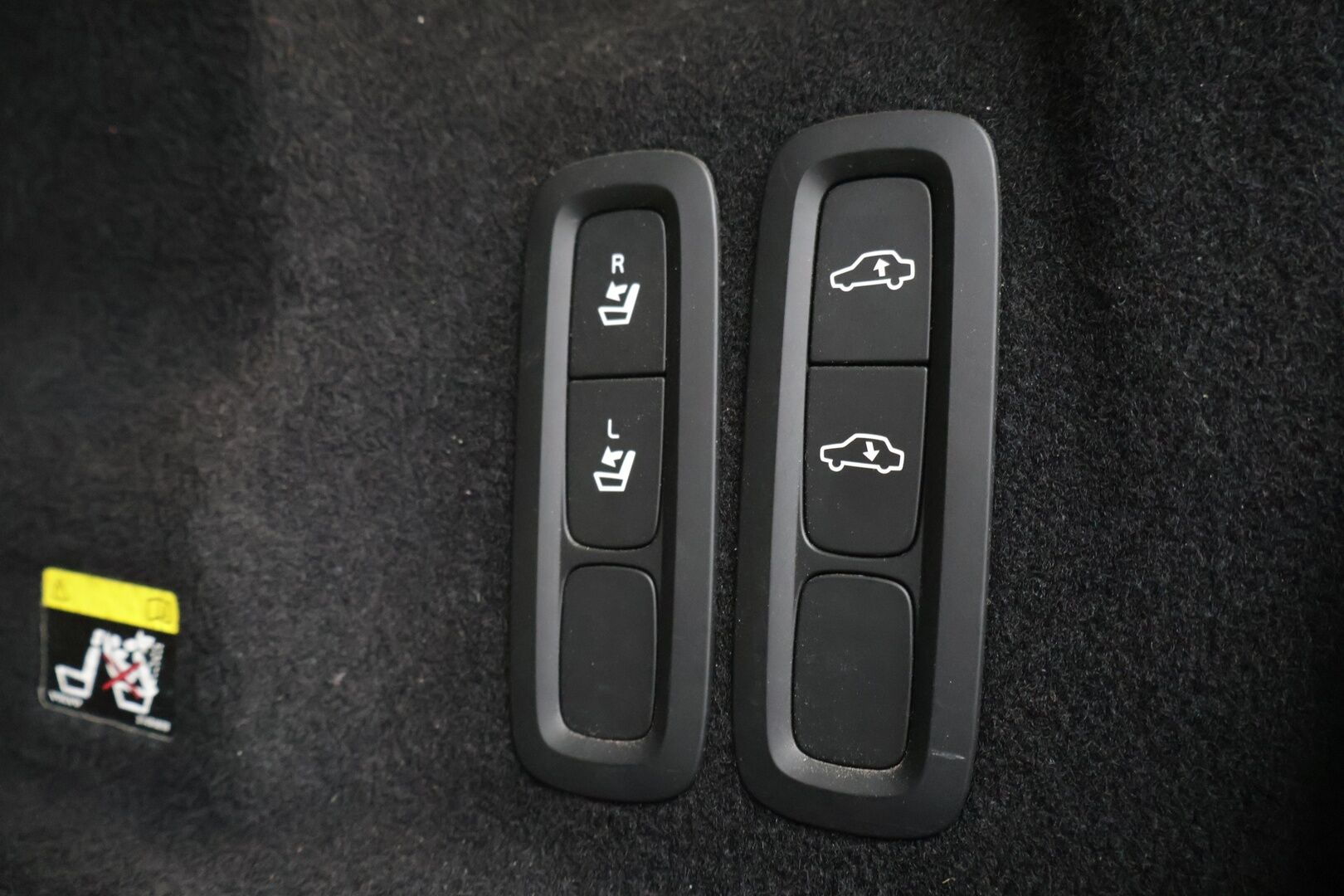Volvo XC60 2018 T8 AWD Business Inscription aut * B&W / Ilma-alusta / HUD / Webasto / LED / 360 Kamera / Keyless  * - Juuri huollettu / Juuri vaihdettu jakopää / Kahdet hyvät renkaat / Bowers & Wilkins *