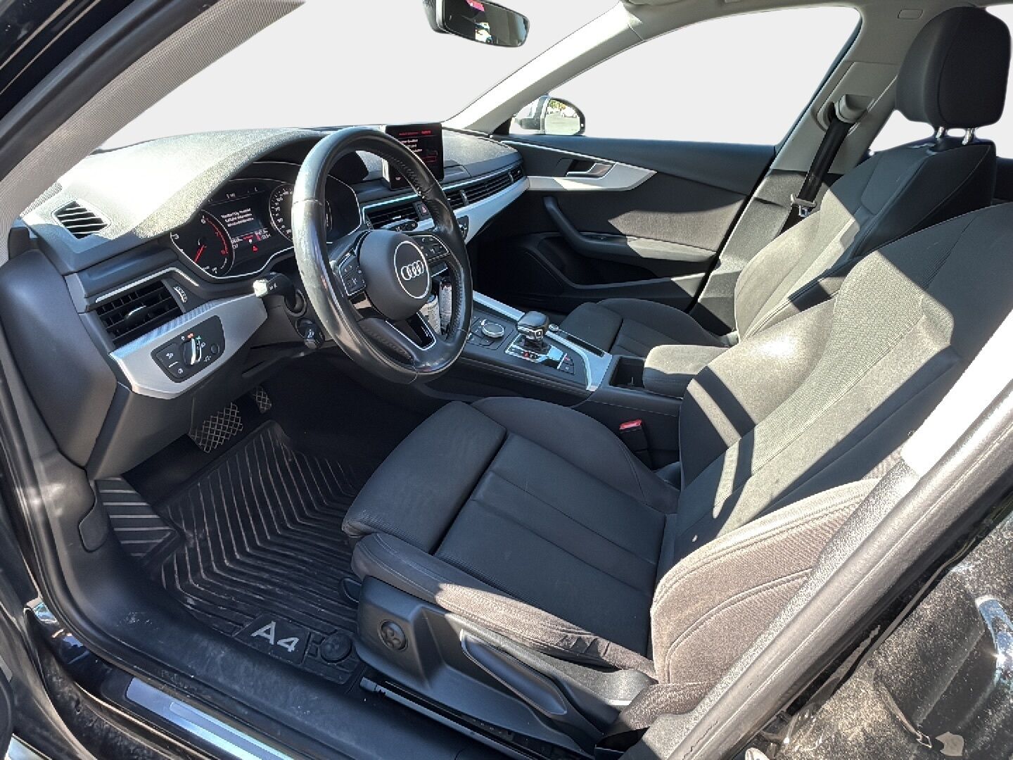 Audi A4 2018 Avant Pro Business Sport 1,4 TFSI 110 kW S tronic * Suomi-auto / Sporttipenkit / Vakkari / Vetokoukku / S.Luukku * - Rehellinen bensa audi taloudellisella moottorilla / Irroitettava vetokoukku 