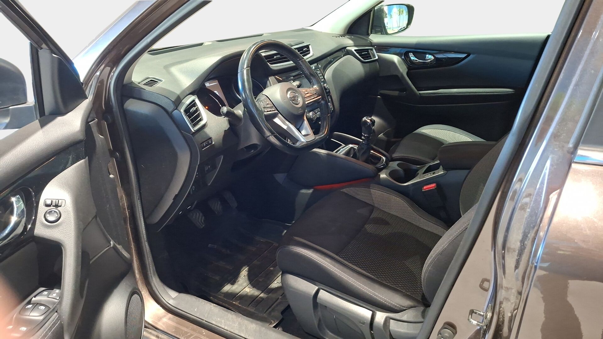 Nissan Qashqai 2017 DIG-T 115 Acenta 2WD 6M/T Connect / P-kamera / Navi / Vakkari / Lohkolämmitin + sisäp. - 2-om Suomi-auto / Facelift malli / Tarkka huoltohistoria / P-tutkat 