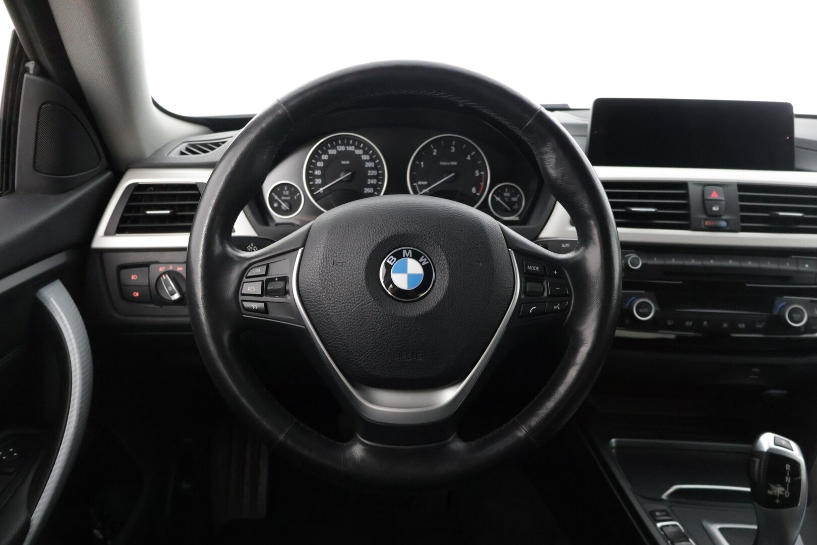 BMW 420 2018 F36 Gran Coupe 420d A xDrive Business Exclusive Edition ** Suomiauto / Webasto / Hifit / Prof.navi / Ratinlämmitys / Sportnahat ** - * Siistikuntoinen, hyvin huollettu yksilö! / Webasto puhelinohjauksella / Kahdet renkaat vanteilla *