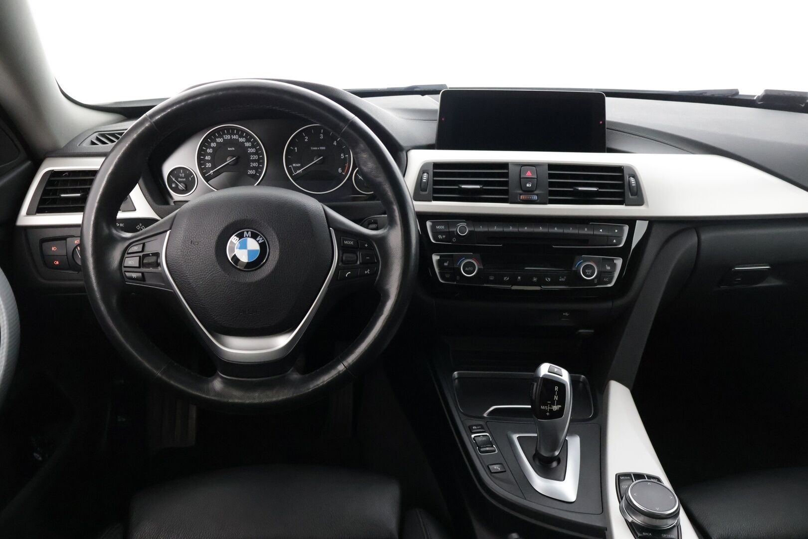 BMW 420 2018 F36 Gran Coupe 420d A xDrive Business Exclusive Edition ** Suomiauto / Webasto / Hifit / Prof.navi / Ratinlämmitys / Sportnahat ** - * Siistikuntoinen, hyvin huollettu yksilö! / Webasto puhelinohjauksella / Kahdet renkaat vanteilla *