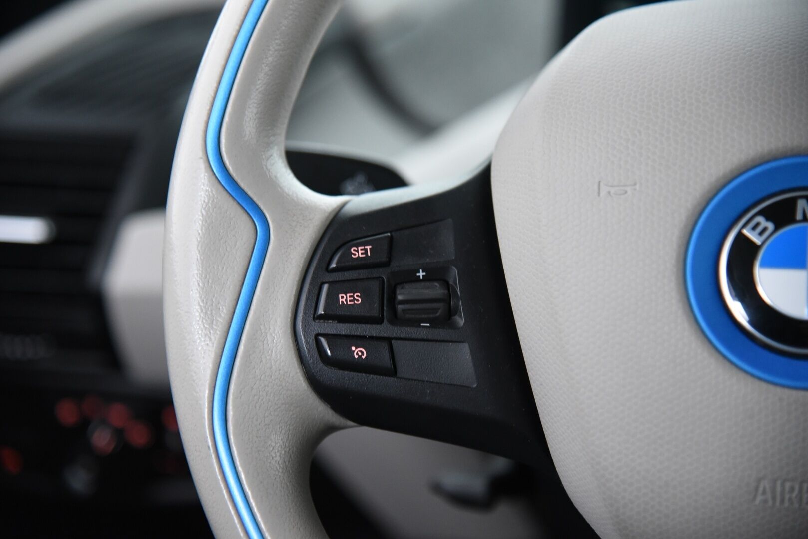 BMW i3 2017 94Ah REX Charged Edition / 2-om. Suomi-auto / Vakkari / Navi / 2x renkaat&vanteet / Esilämmitys / - Entinen esittelyauto! / Todella siisti / SOH 87%! / Akun arvosana 97/100 pistettä!