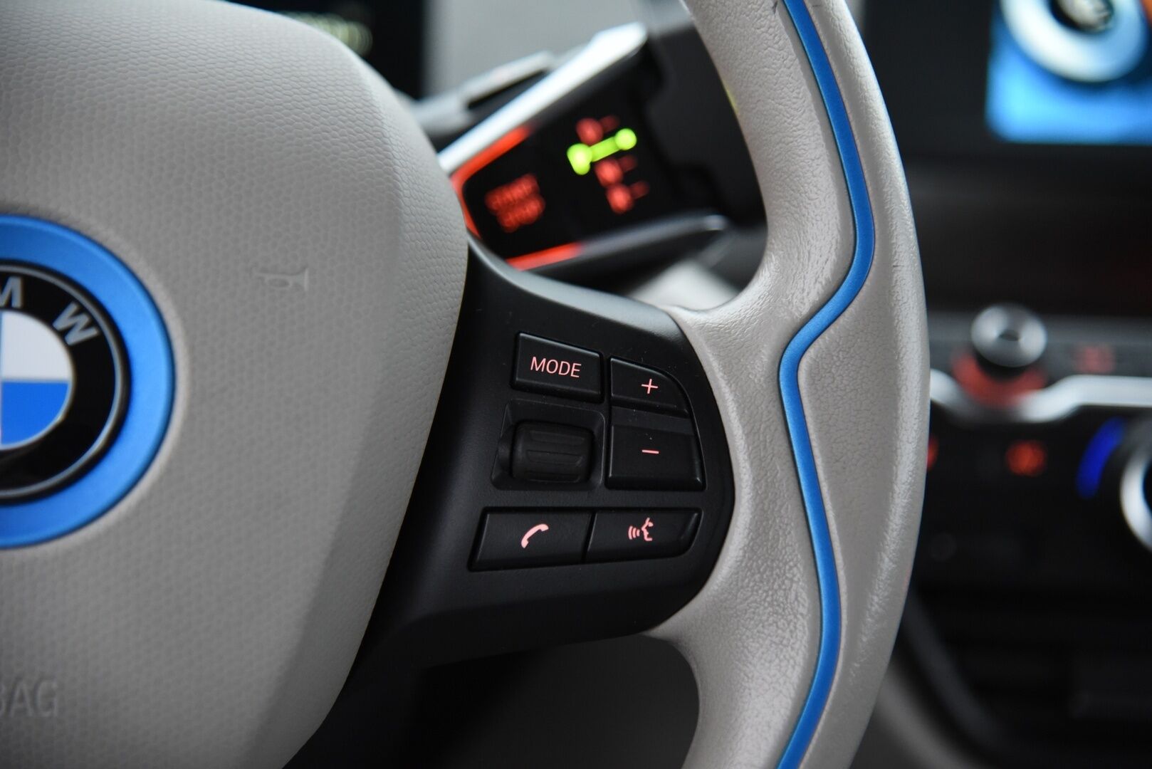 BMW i3 2017 94Ah REX Charged Edition / 2-om. Suomi-auto / Vakkari / Navi / 2x renkaat&vanteet / Esilämmitys / - Entinen esittelyauto! / Todella siisti / SOH 87%! / Akun arvosana 97/100 pistettä!