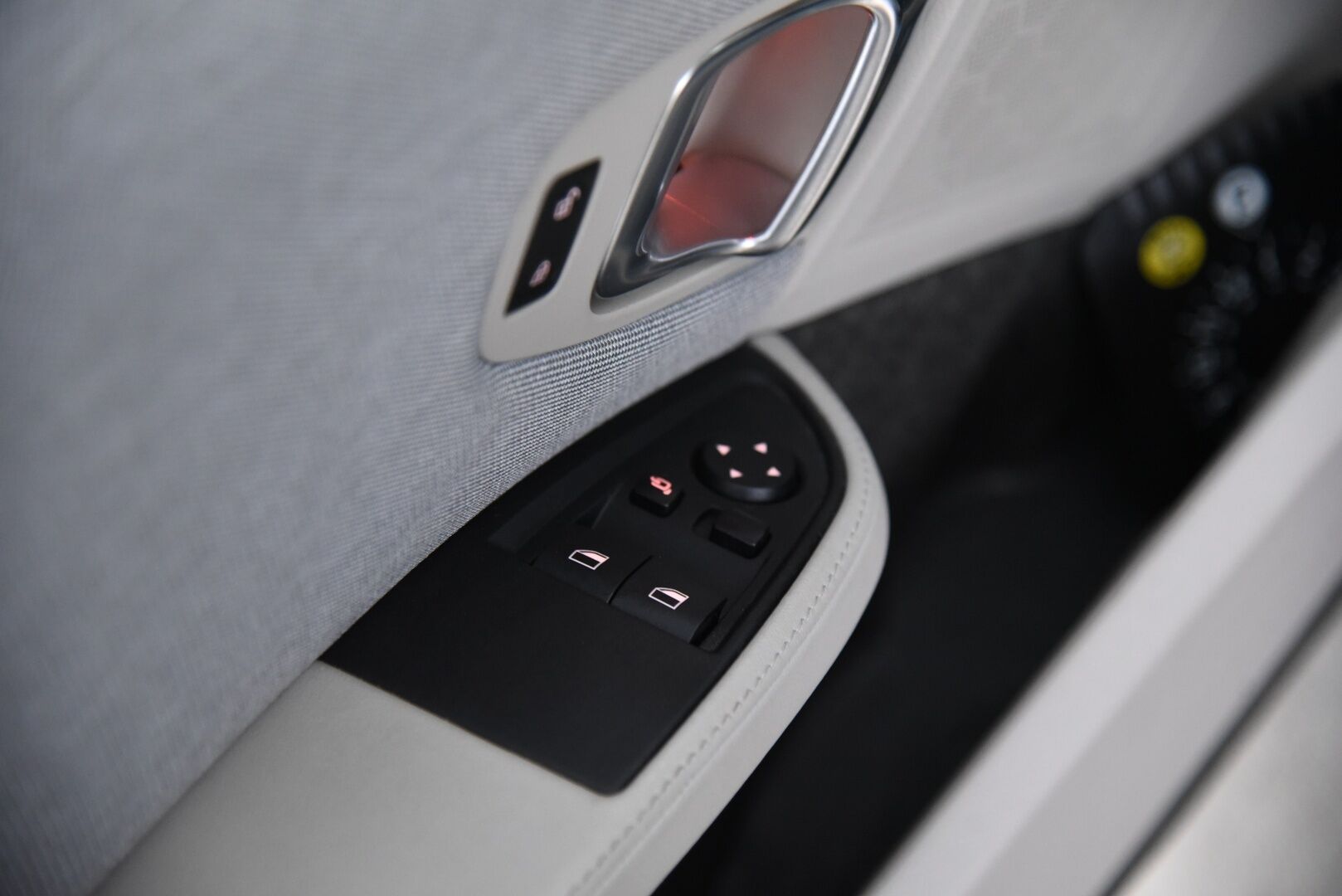 BMW i3 2017 94Ah REX Charged Edition / 2-om. Suomi-auto / Vakkari / Navi / 2x renkaat&vanteet / Esilämmitys / - Entinen esittelyauto! / Todella siisti / SOH 87%! / Akun arvosana 97/100 pistettä!