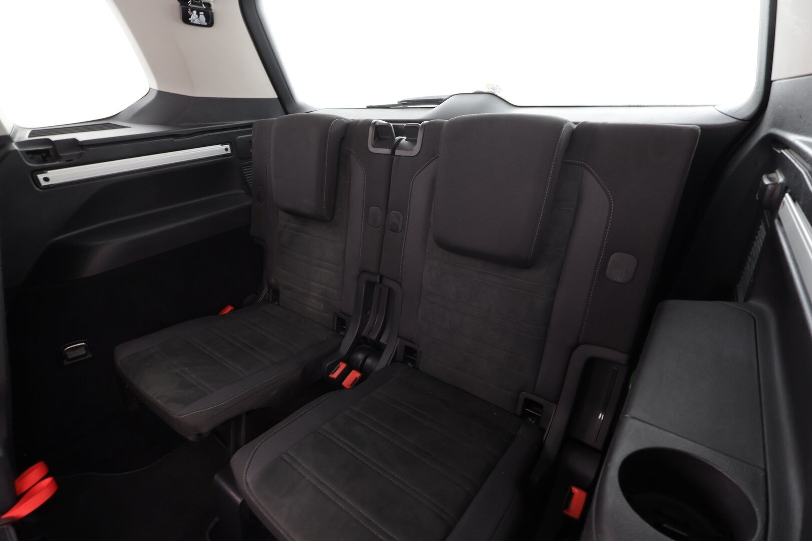 Volkswagen Touran 2017 Comfortline 1,6 TDI SCR 85 kW DSG 7-P * ACC / Koukku / Sisätilanlämmitin / P.kamera / Hierova penkki / Navi * - Kahdet renkaat - HULLU BLACKWEEK KORKOTARJOUS 2,49%