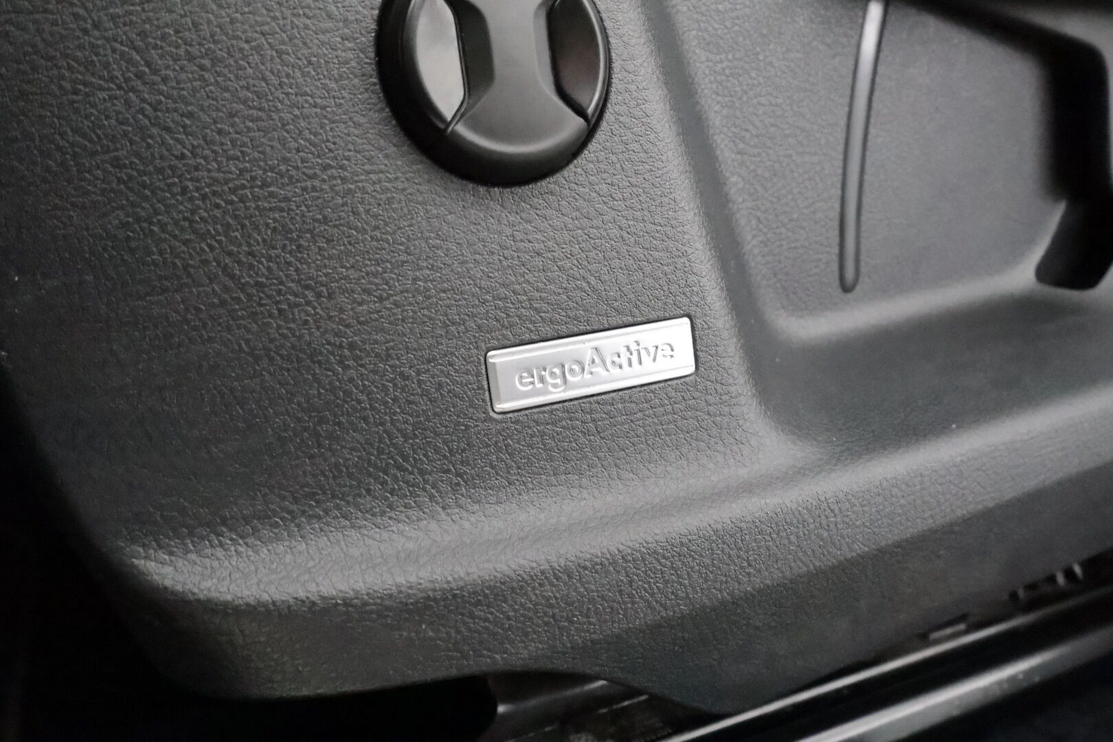 Volkswagen Touran 2017 Comfortline 1,6 TDI SCR 85 kW DSG 7-P * ACC / Koukku / Sisätilanlämmitin / P.kamera / Hierova penkki / Navi * - Kahdet renkaat - HULLU BLACKWEEK KORKOTARJOUS 2,49%