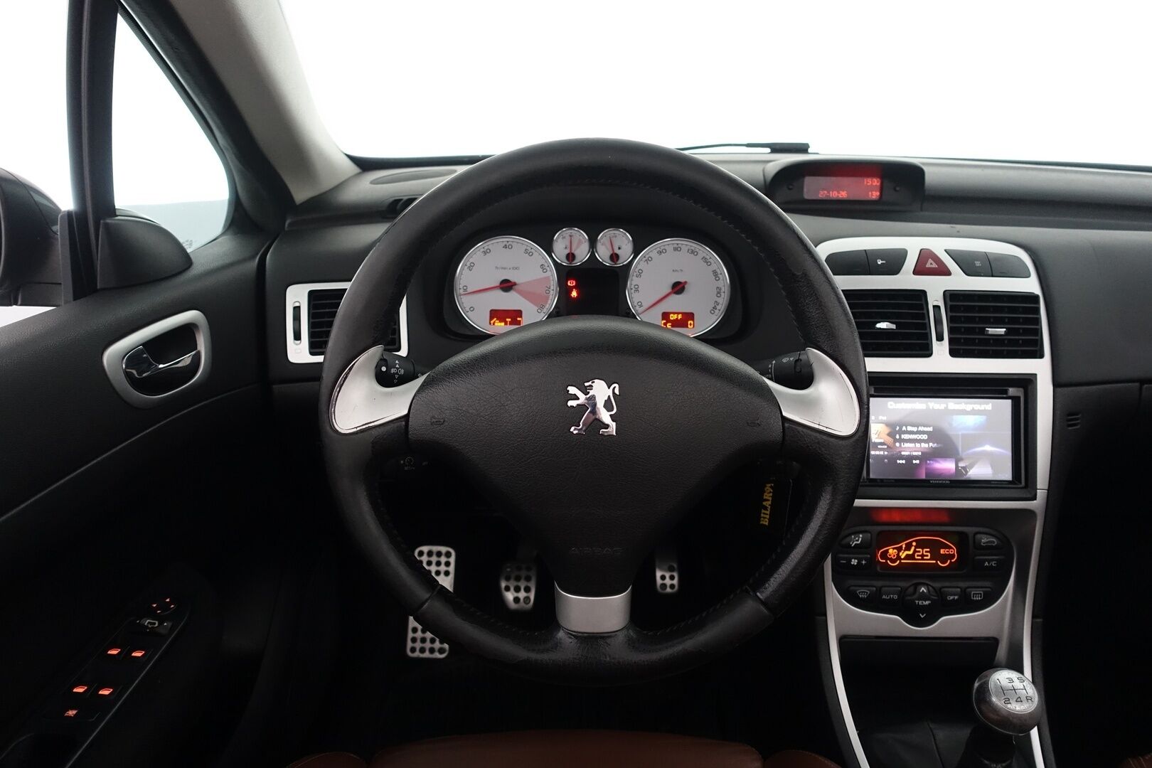 Peugeot 307 2004 CC Avoauto | Myydään Huutokaupat.com ! | - | Myydään huutokaupat.com! | Pitkä leima! | Kytkin uusittu | Ruskeat nahkapenkit | Kenwood-soitin | JBL-HiFi | Ilmastointi | Huoltokirja |