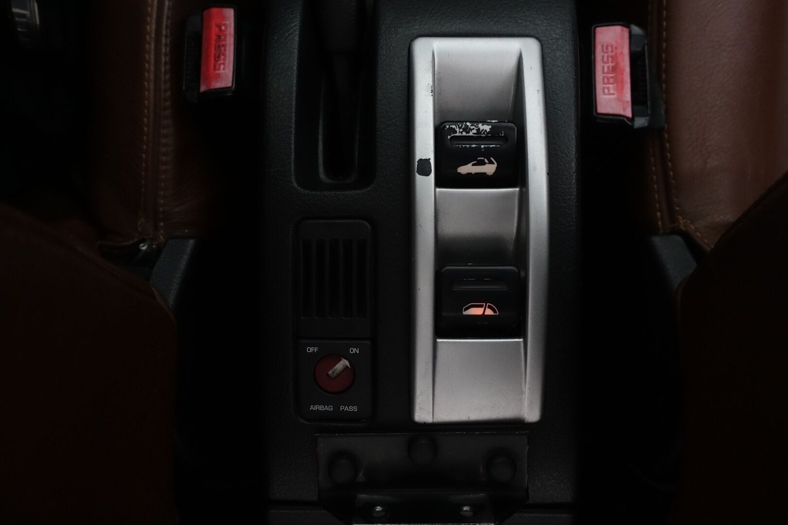 Peugeot 307 2004 CC Avoauto | Myydään Huutokaupat.com ! | - | Myydään huutokaupat.com! | Pitkä leima! | Kytkin uusittu | Ruskeat nahkapenkit | Kenwood-soitin | JBL-HiFi | Ilmastointi | Huoltokirja |